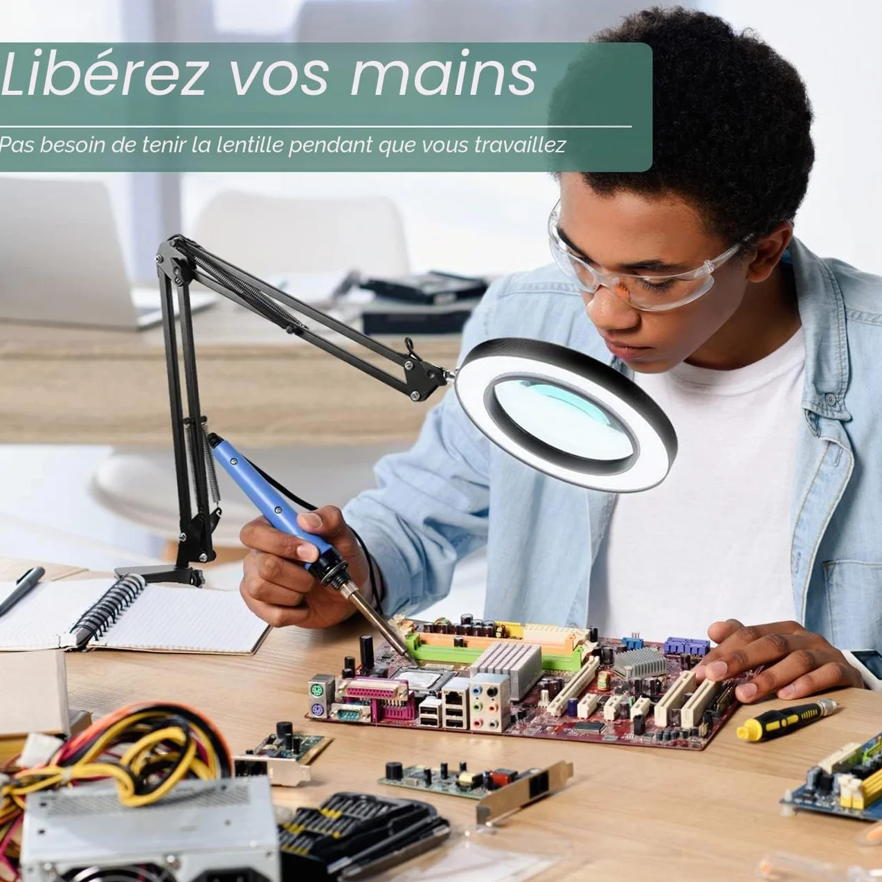 Lampe Loupe de Bureau avec LED 10X, Bras Pivotant Réglable, Pince Métal, 3 Modes Couleur, 10 Niveaux Luminosité