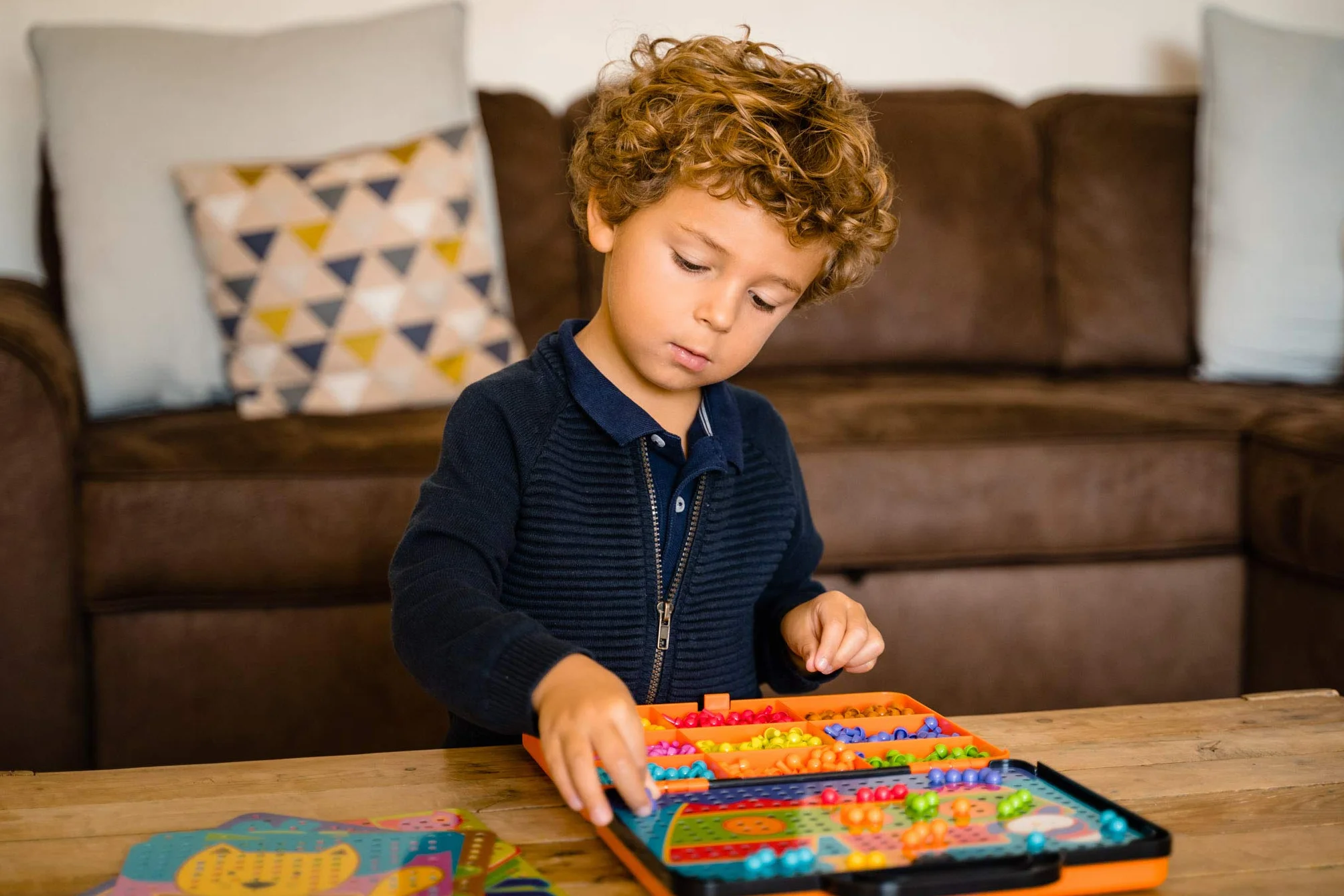 Nathan Clic Educ Mosaïques Jeu de société d'apprentissage Reconnaissance des Couleurs - 675 pions - Développe Motricité Fine Créativité Enfant 4 Ans