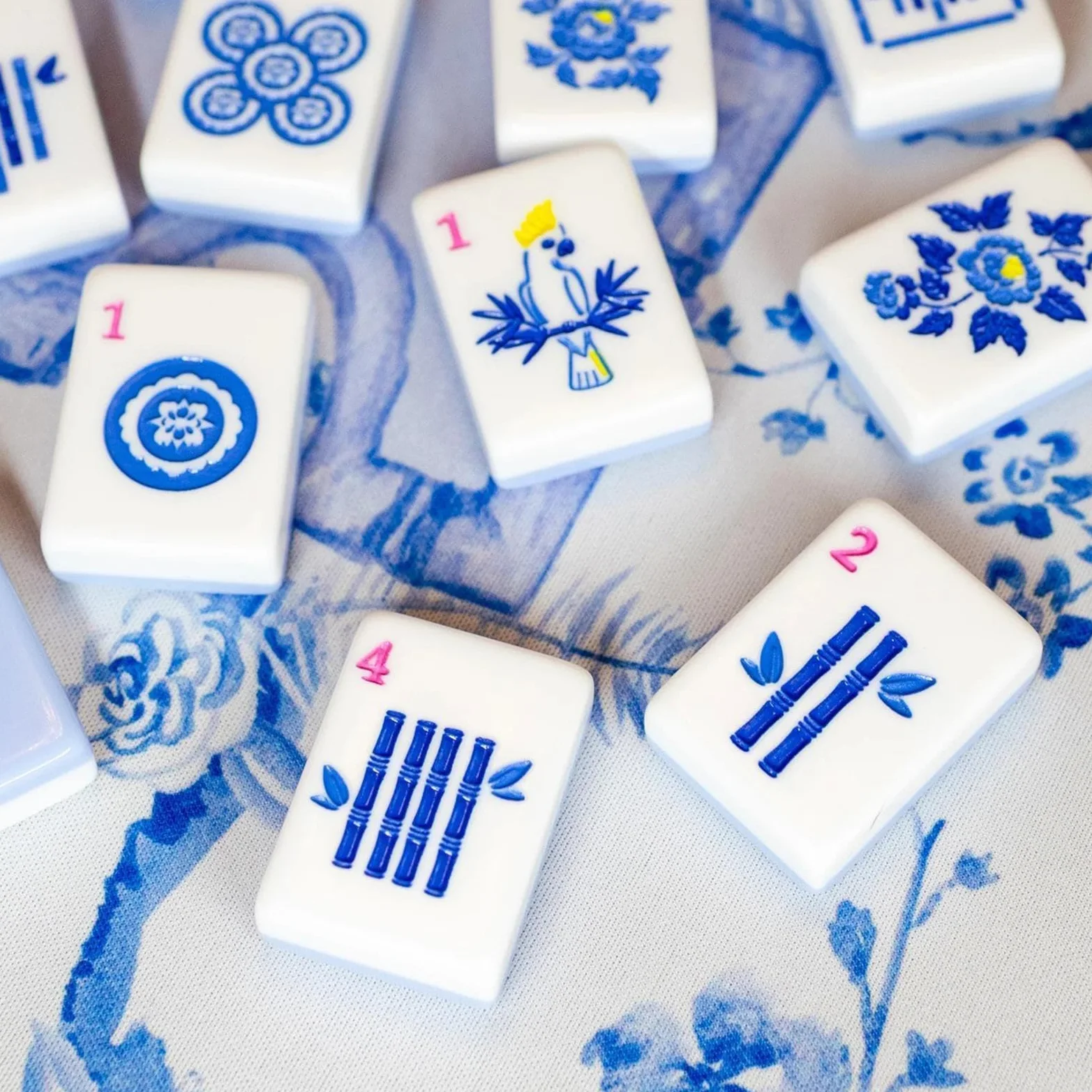 Coffret de tuiles de Mahjong 160 Pièces de tuiles américaines en Acrylique | Mahjong Américain Idéal pour voyages, maison, piscine, adultes, fêtes, débutants et joueurs expérimentés