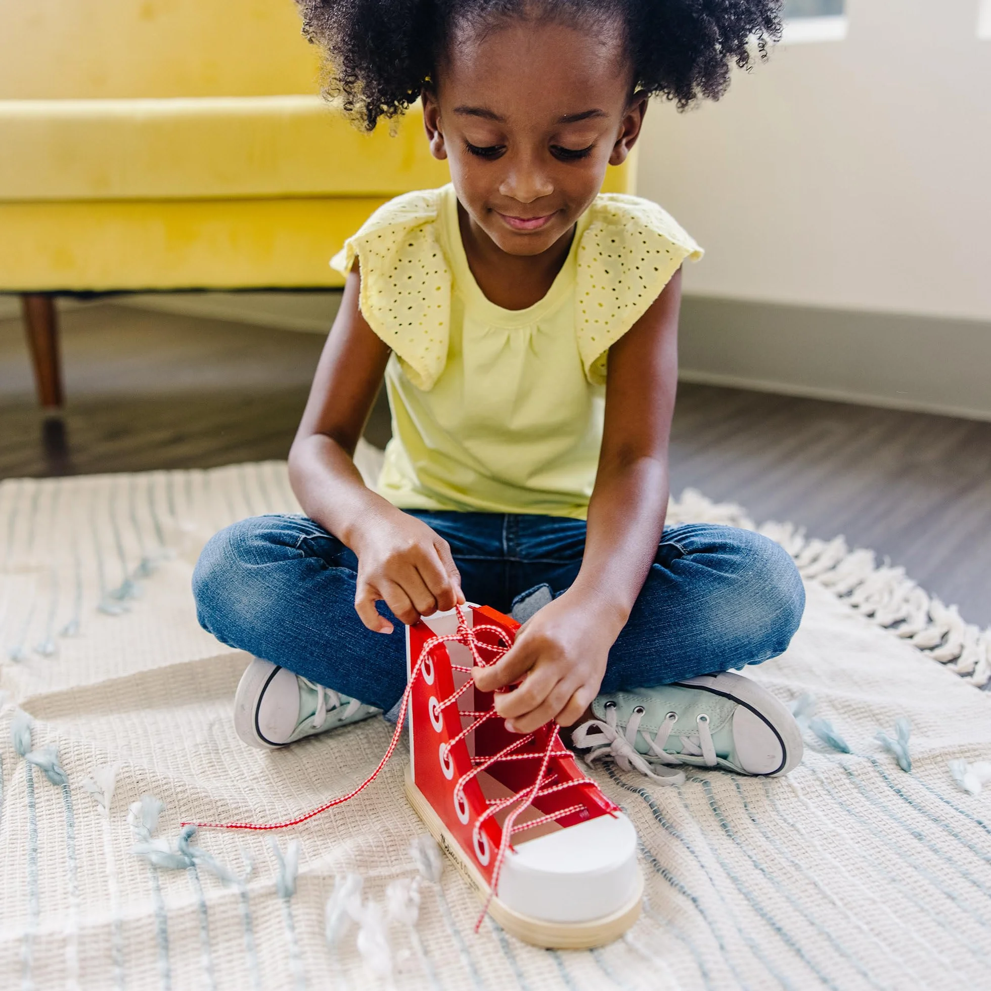 Melissa & Doug Chaussure À Lacer Jouet en Bois Apprendre À Faire Ses Lacets Cadeau Enfant 3 Ans