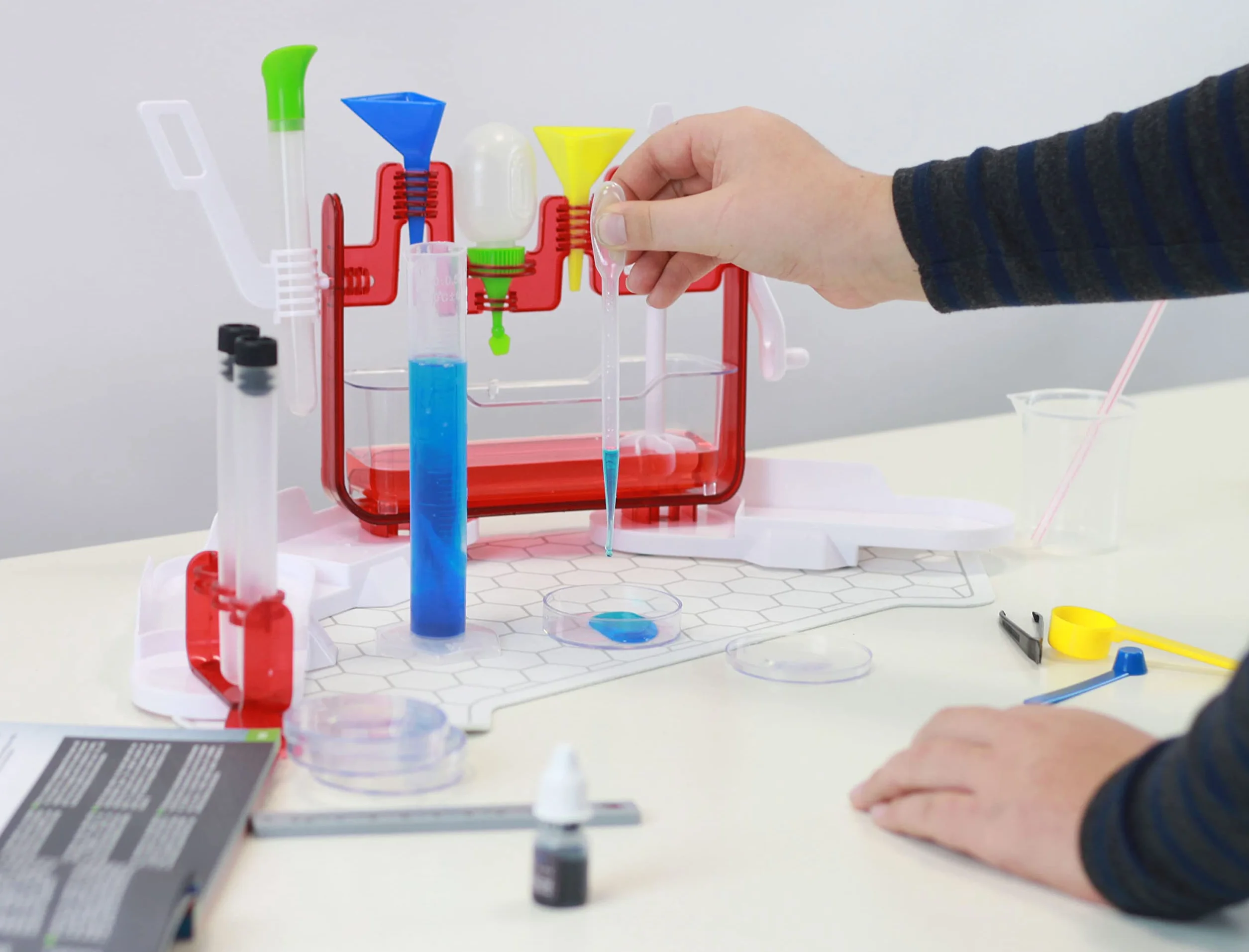 Buki 8364 Chimie lab 200 expériences