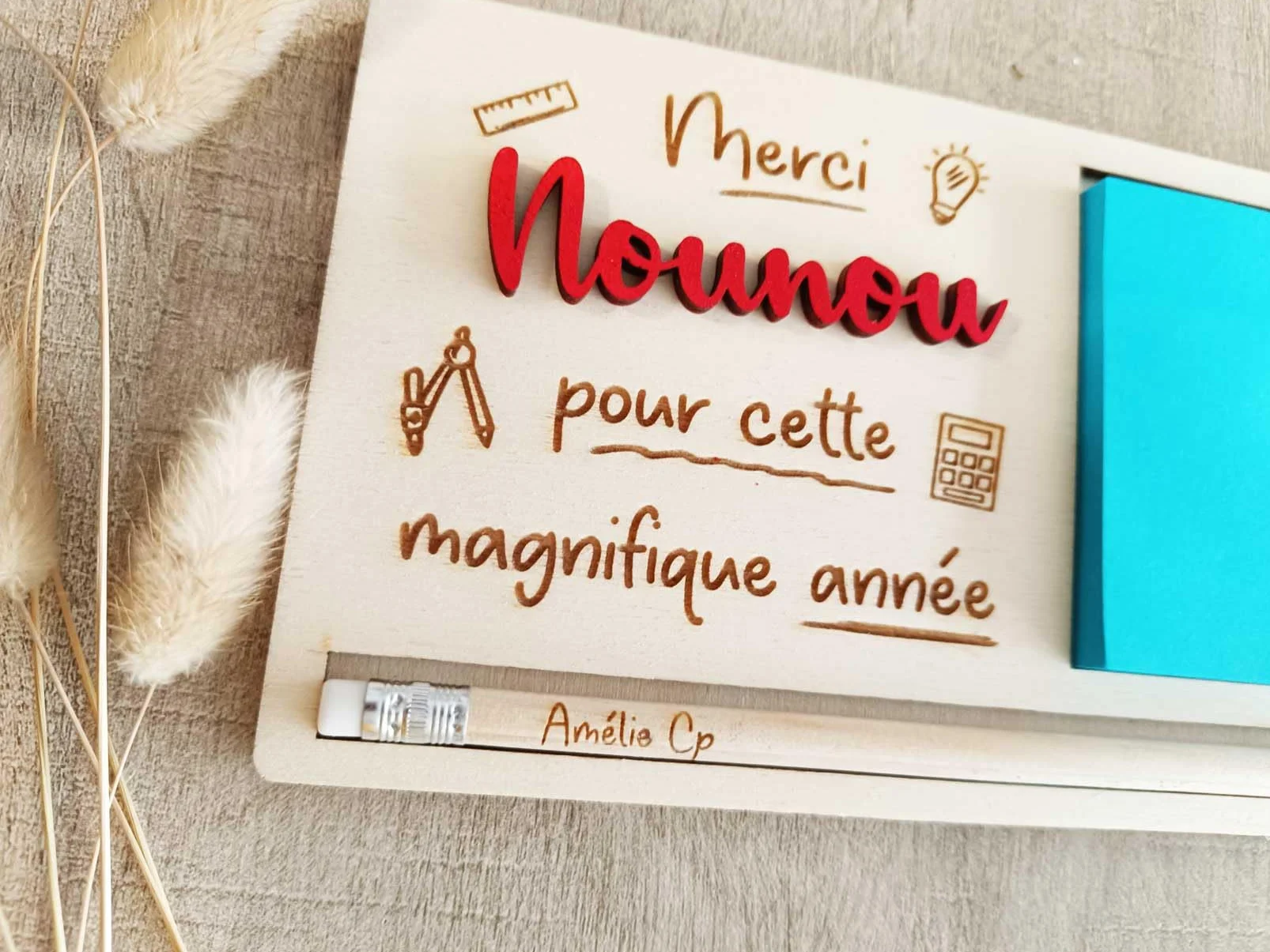 Support à bloc repositionnables en bois gravé Maîtresse ATSEM Maître Nounou cadeau personnalisé