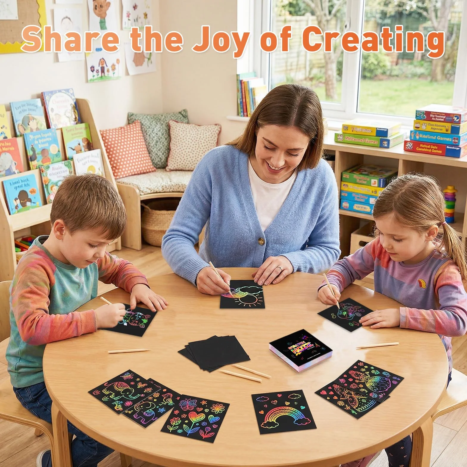 Kesote Carte a Gratter Enfant 100 Feuilles Papier Arc-en-Ciel Bricolage avec 2 Stylets en Bois Scratch Art 8x8cm