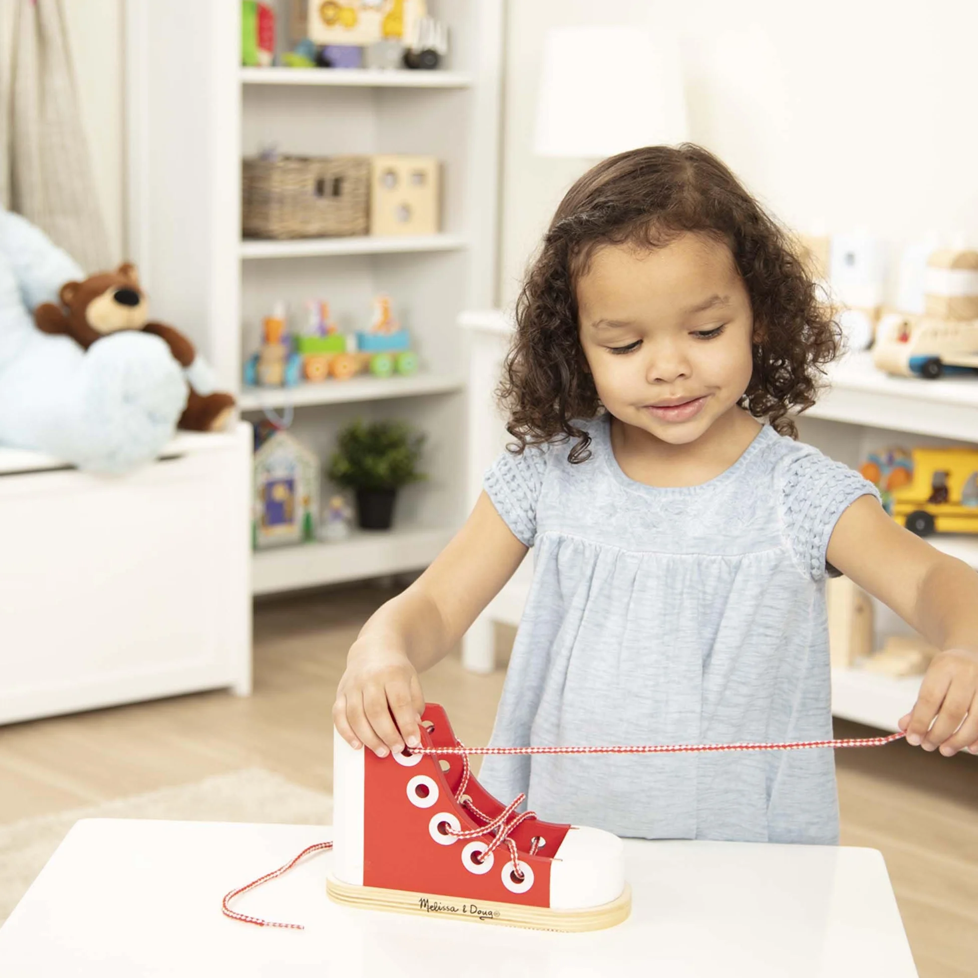 Melissa & Doug Chaussure À Lacer Jouet en Bois Apprendre À Faire Ses Lacets Cadeau Enfant 3 Ans