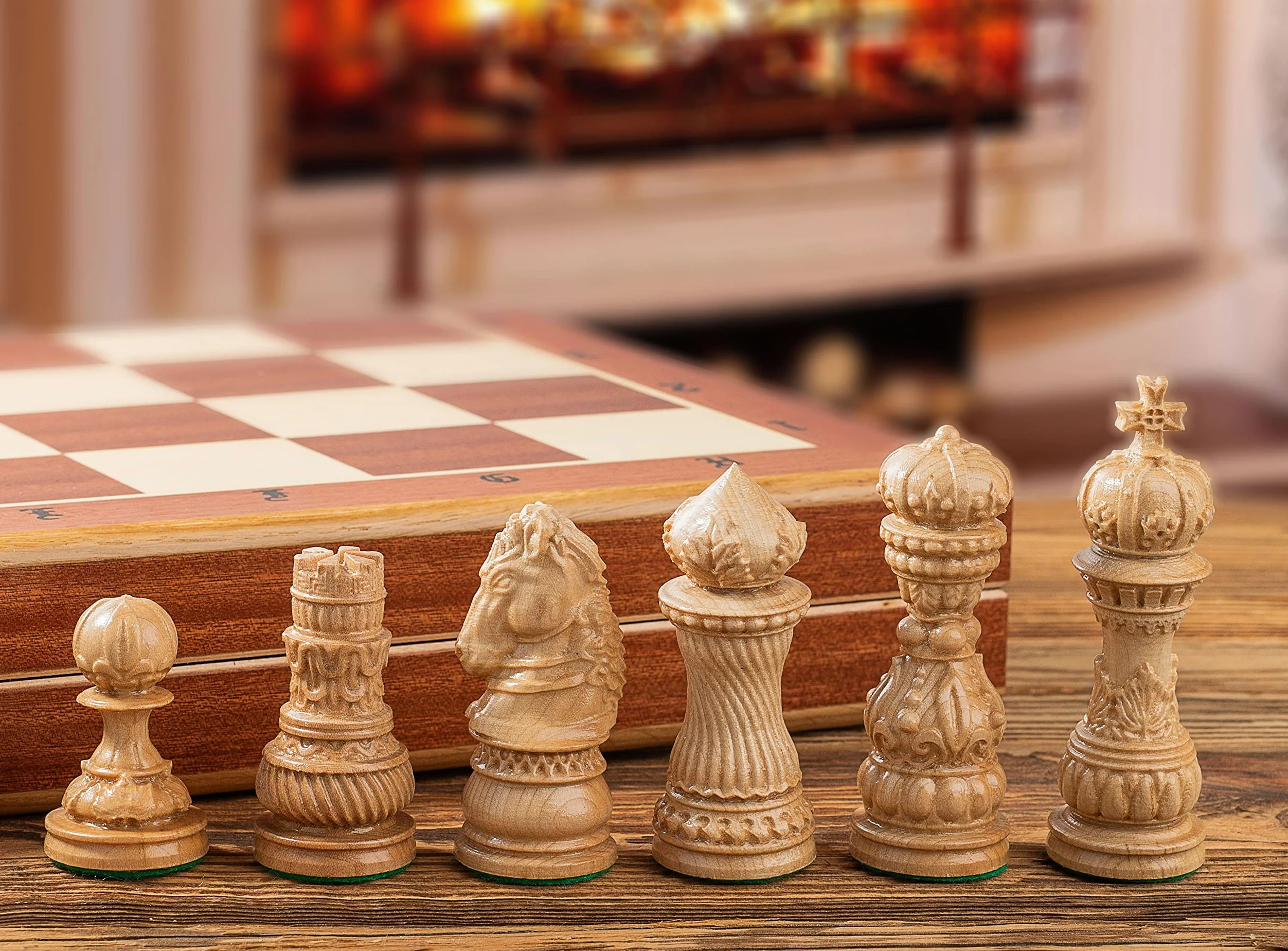 Master of Chess The Crown Jeu d'échecs de Luxe SCULPTÉ À LA Main Chef-d'œuvre | Pièces d'échecs exceptionnelles et échiquier Professionnel incrusté
