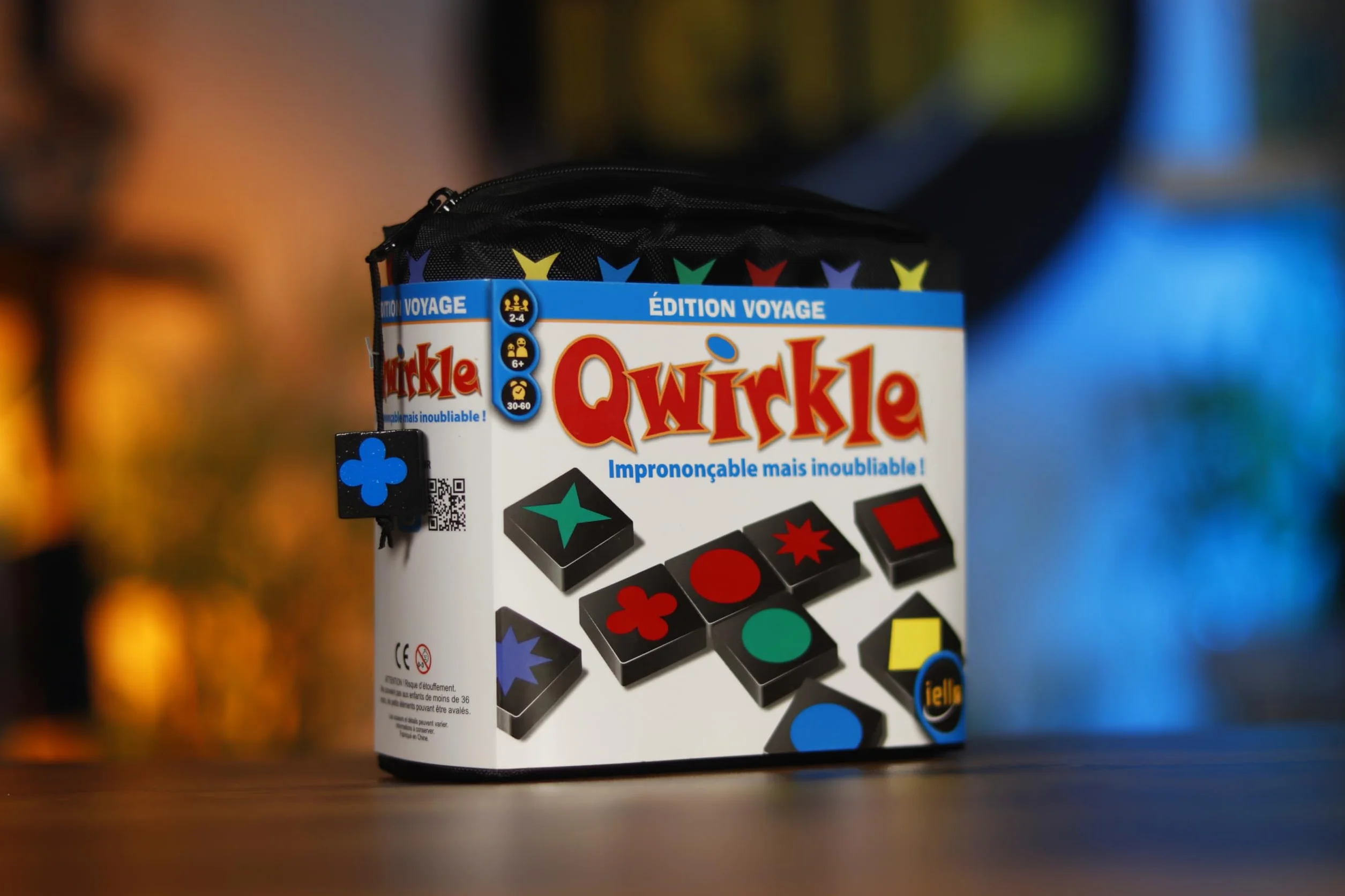IELLO Qwirkle Voyage Jeu de Société Familial Compact Logique Stratégie Format Transportable 2-4 Joueurs 30 Min Dès 6 Ans