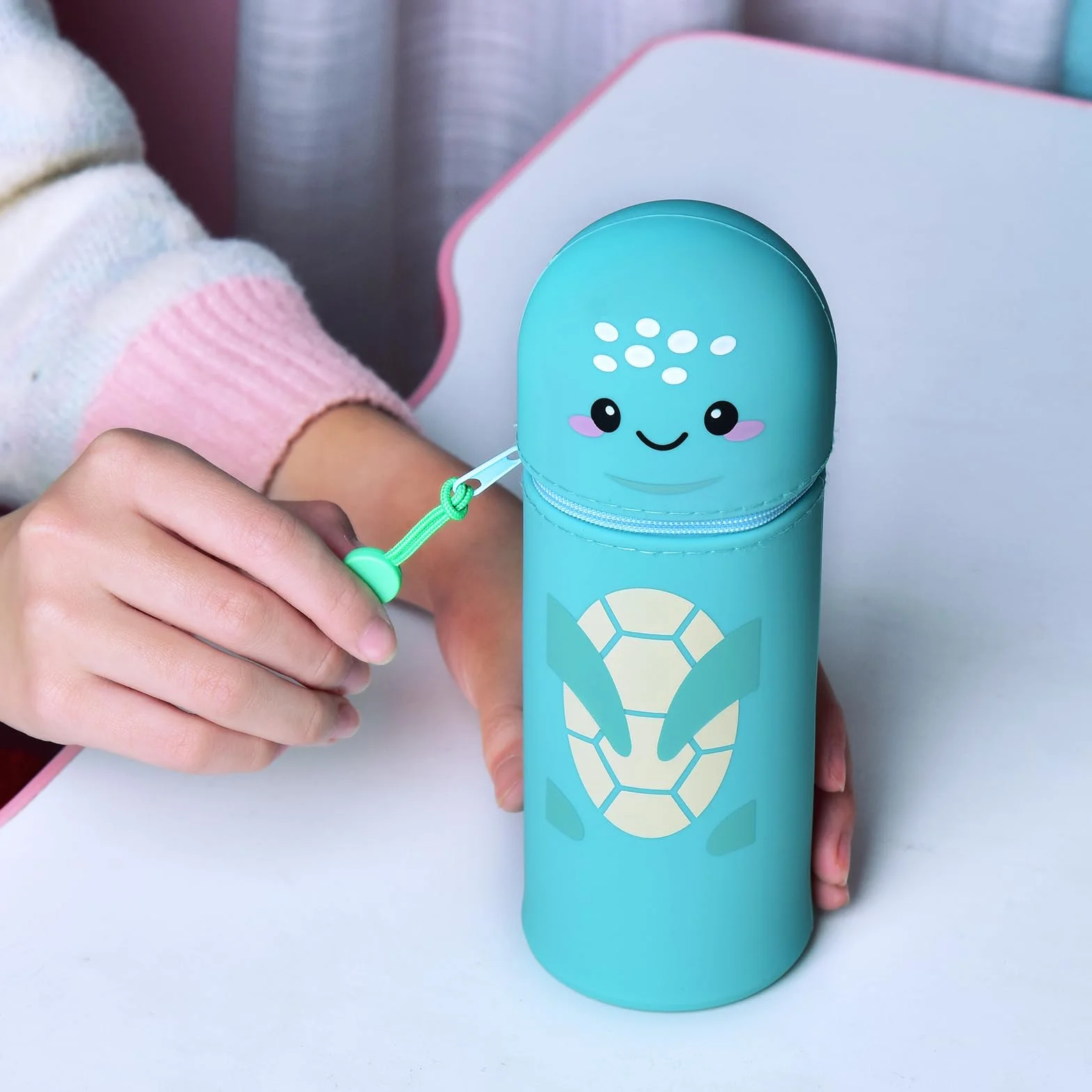 Kawaii Trousse 2 en 1 silicone souple - Porte-crayons de table, fermeture éclair, H 18,5 cm