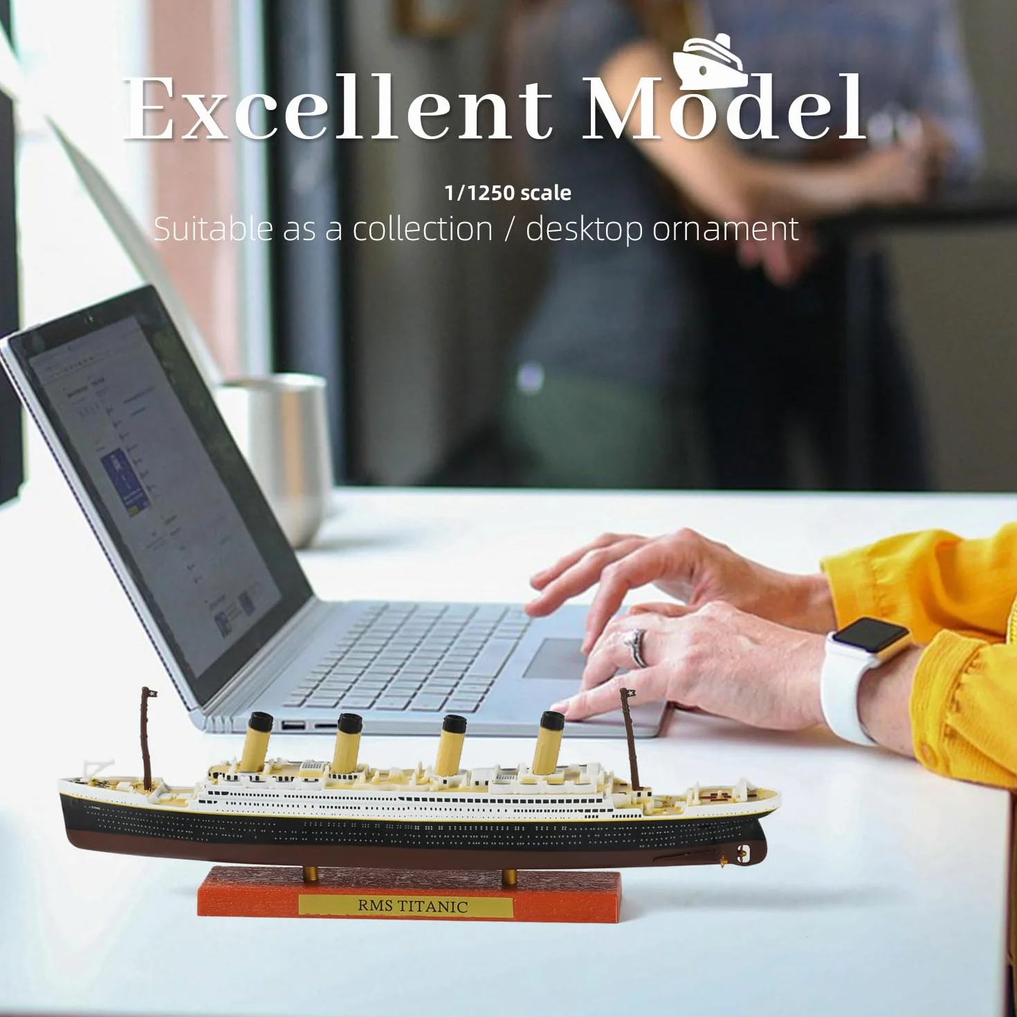 Maquette 1/1250 RMS Titanic, Bateau de croisière en Alliage métallique moulé sous Pression, avec présentoir en Bois