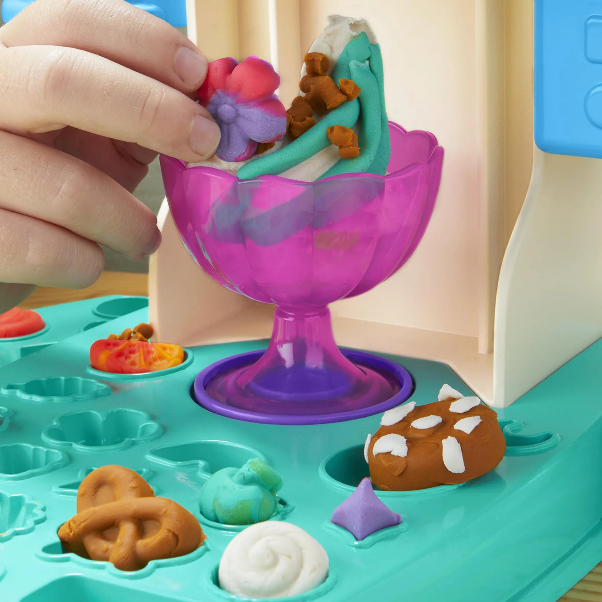 Play-Doh Mes Glaces Arc-en-Ciel Pâte à Modeler Bicolore Machine à Crème Glacée Enfants 3 Ans