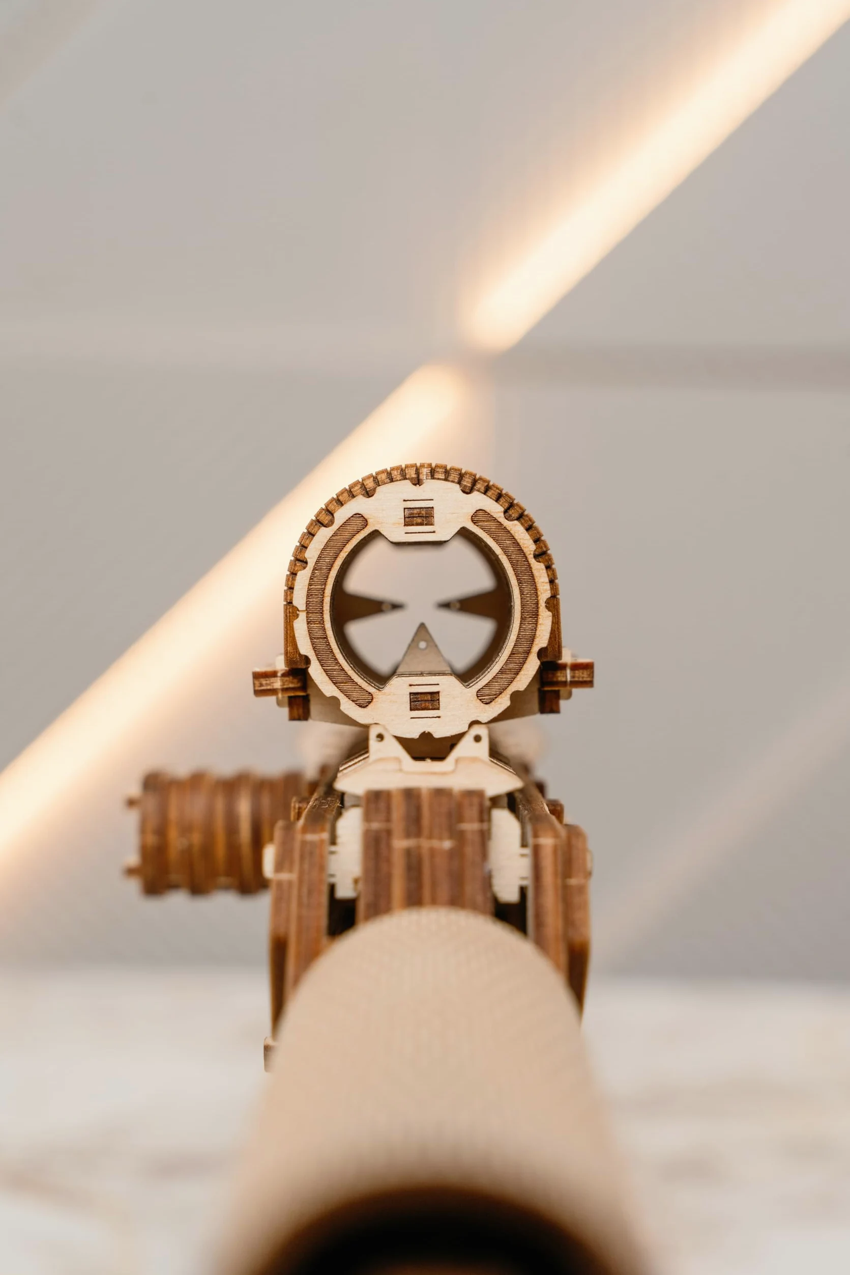 Wood Trick Fusion X Rifle Puzzle 3D en Bois pour Adultes à Construire | [512 Pièces] Chargeur 9 Coups et Crosse Télescopique - Kit de Maquette Mécanique en Bois DIY à Construire pour Adultes