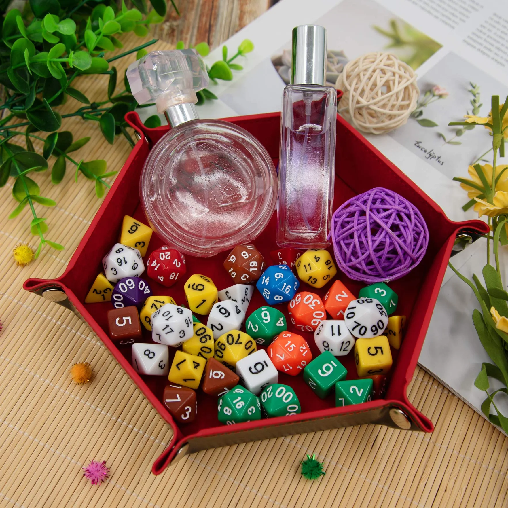 SIQUK 4 Pièces Piste de Dés Cuir et Velours Plateau Pliable pour DND RPG Jeux de Table Gris Chameau Rouge Noir