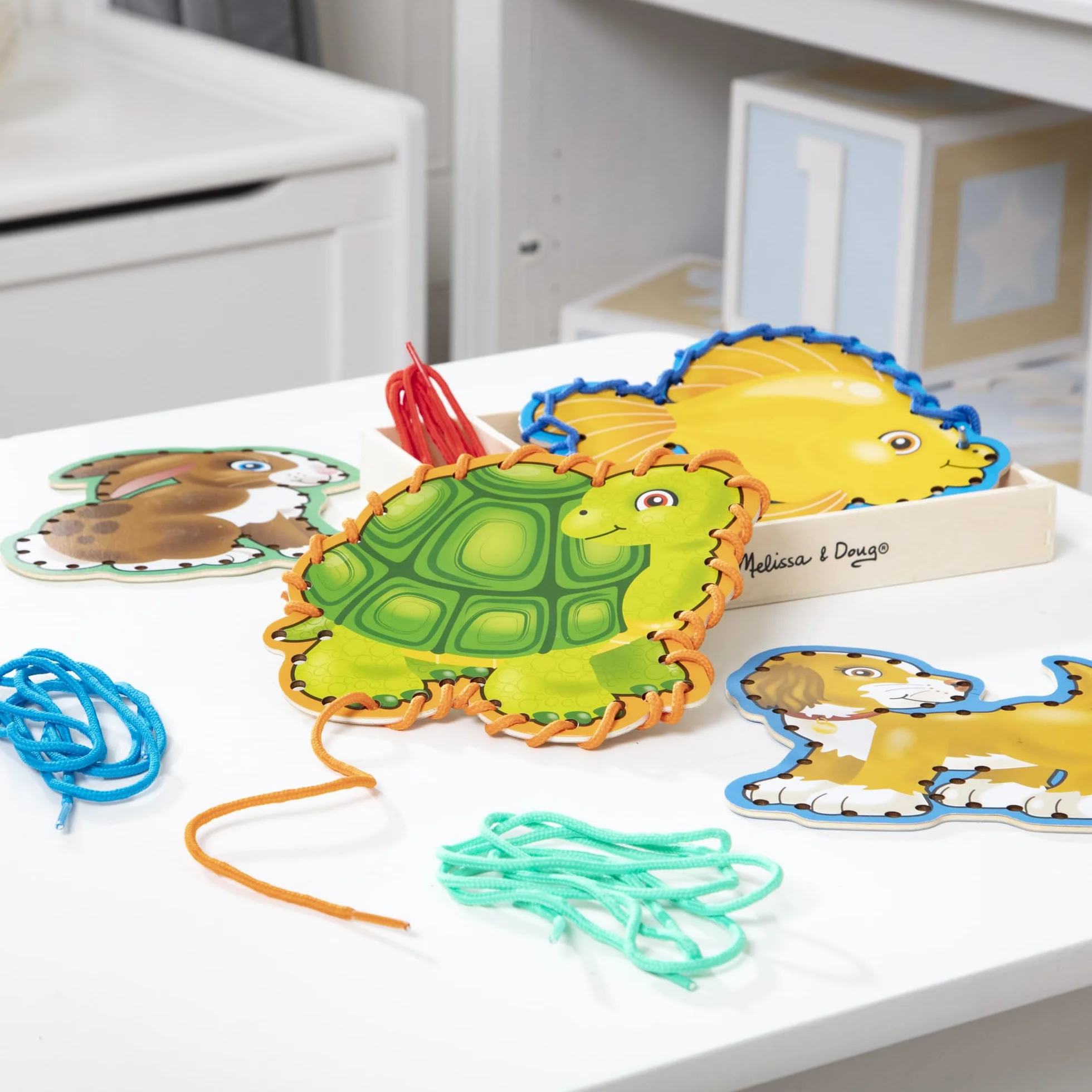 Melissa & Doug Kit Activités Animaux en Bois avec Lacets Jouet Enfant 3 Ans+