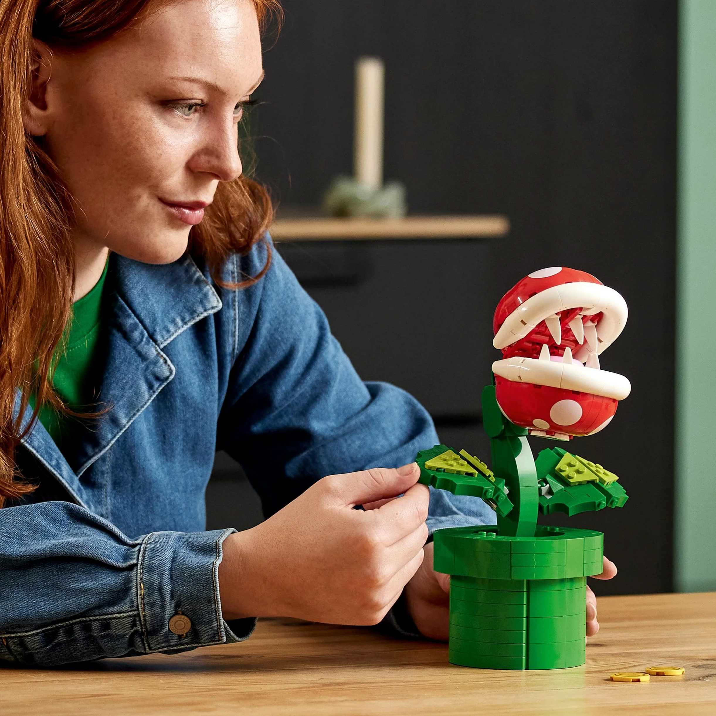 LEGO Super Mario Plante Piranha, Figurine Articulée avec Tuyau et 2 Pièces de Monnaie, Kit de Modelage pour Adultes, Décoration Intérieure, Idée Cadeau pour Hommes, Femmes et Adolescents 71426