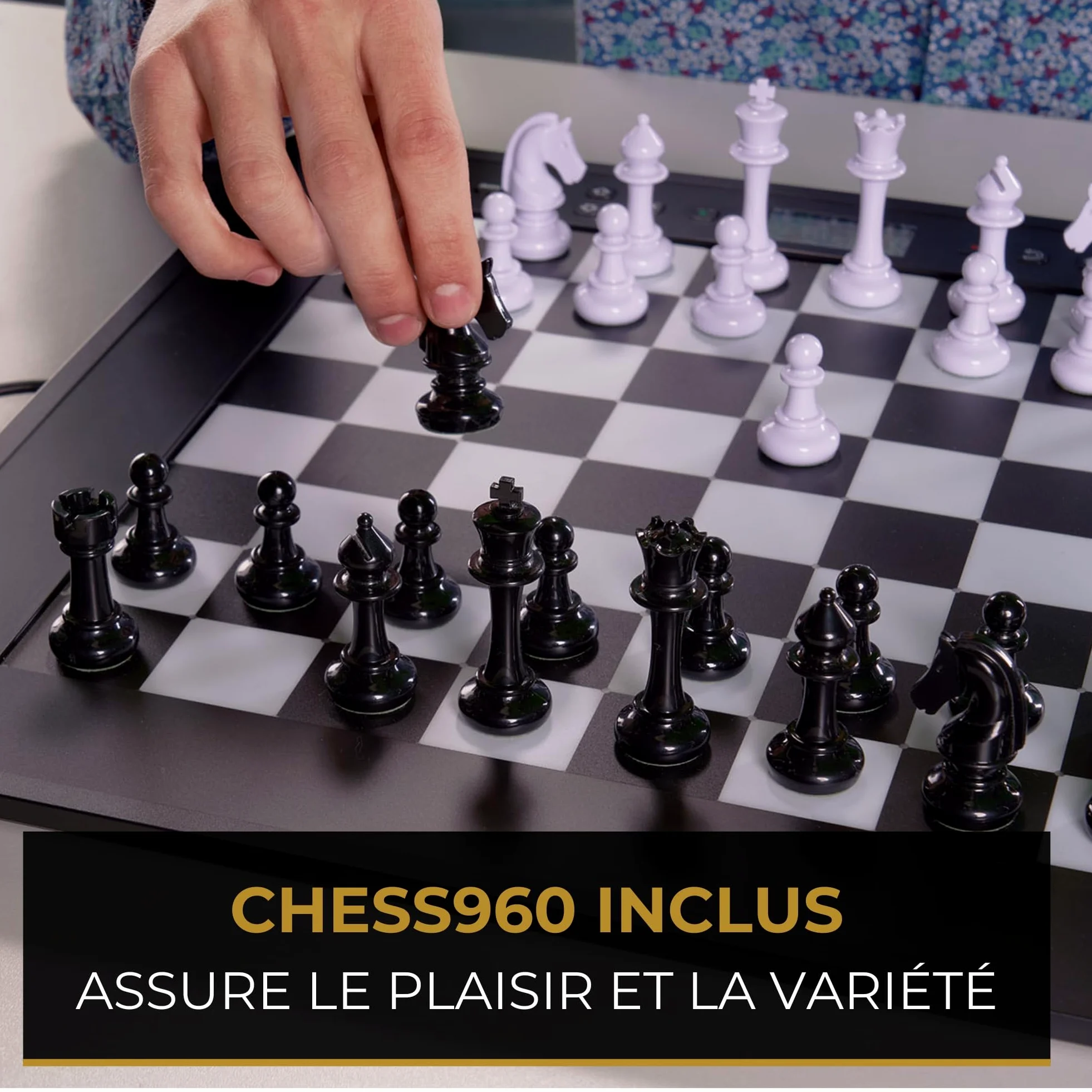 Millennium Ordinateur d'échecs The King Competition M831 Facile à Utiliser, pour Toute la Famille et Les passionnés d'échecs, avec Niveau de Jeu automatiquement Ajustable, Affichage des Coups par LED