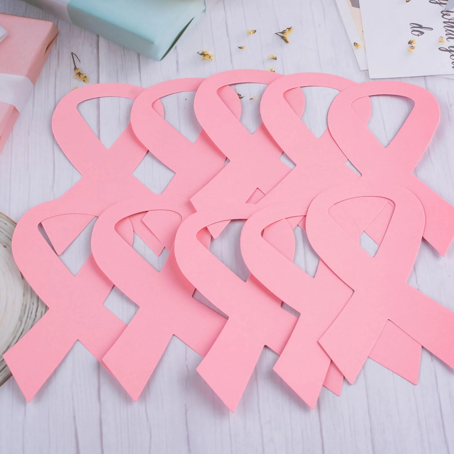 WANDIC 60 Feuilles Octobre Rose Découpes Papier Décoratif Cancer du Sein 14,5 x 9 cm Grande Taille Bricolage Colle à Pois
