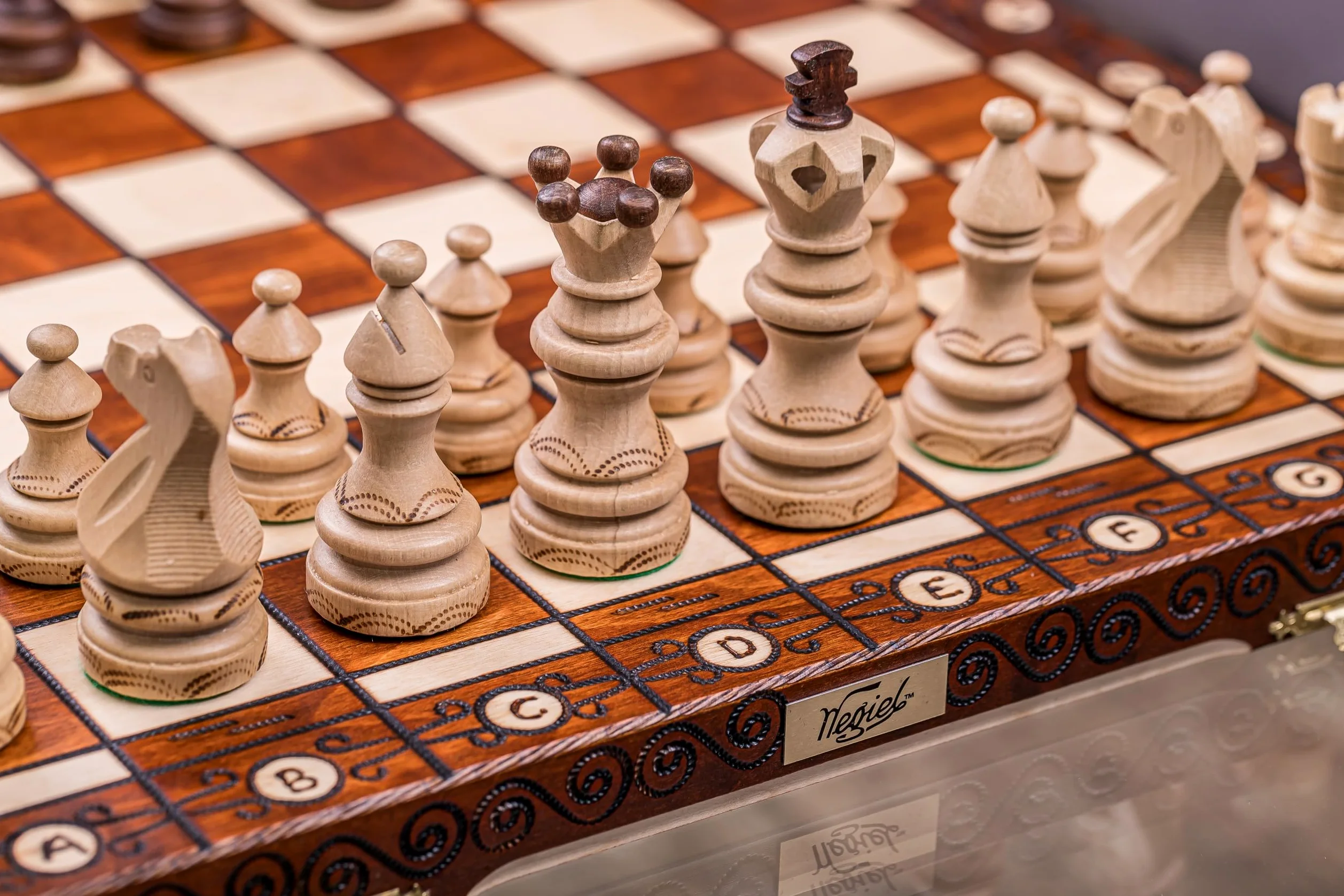 Échecs en Bois Imperator - 52 x 52 cm - Emballage Cadeau - Échiquier & Pièces d’échecs Sculptées