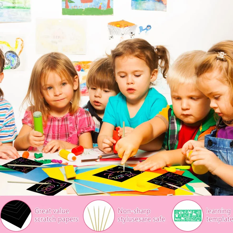 Vicloon Carte à Gratter Enfant 50pcs Feuilles à Gratter Papier avec Règles de Gabarit Dessin Stylets Bois 8.5x8.5cm