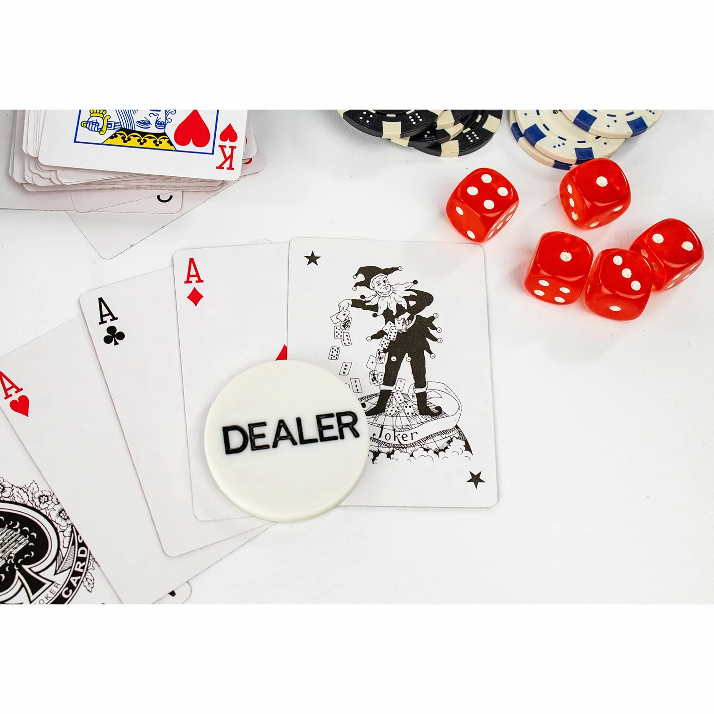 Mallette de poker avec 200 jetons de poker de 5 valeurs différentes, 5 dés, distributeur de jetons et 2 jeux de poker · Set de poker professionnel avec mallette de poker en aluminium solide