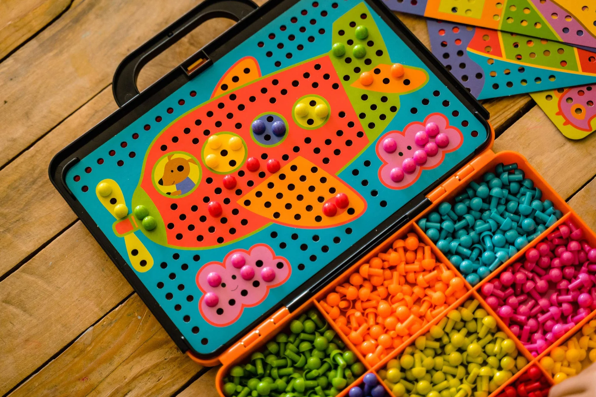 Nathan Clic Educ Mosaïques Jeu de société d'apprentissage Reconnaissance des Couleurs - 675 pions - Développe Motricité Fine Créativité Enfant 4 Ans