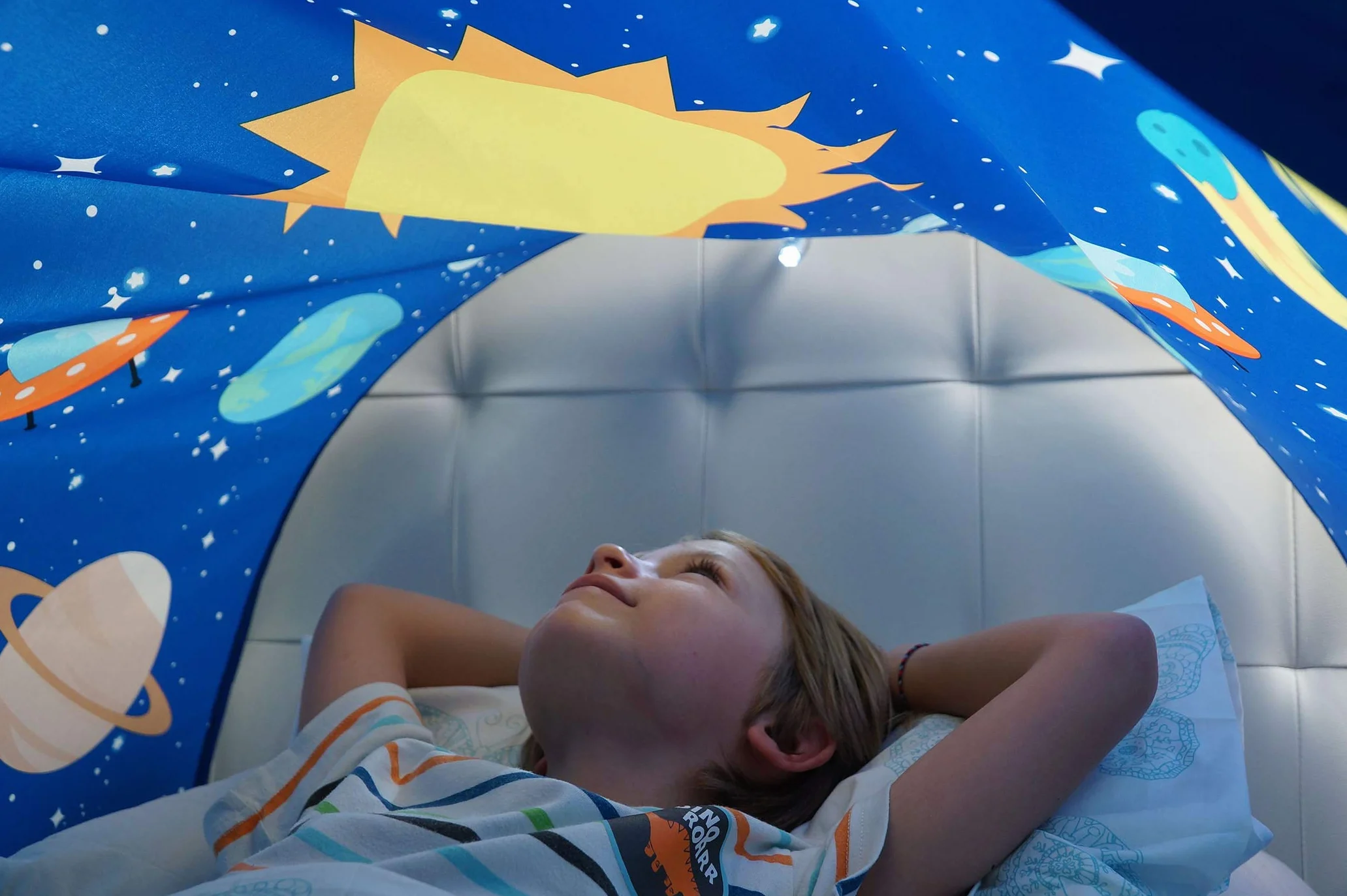 Starlyf Sleepfun Tent Pop Up tente pour lit d'enfant avec lumière de nuit bleue
