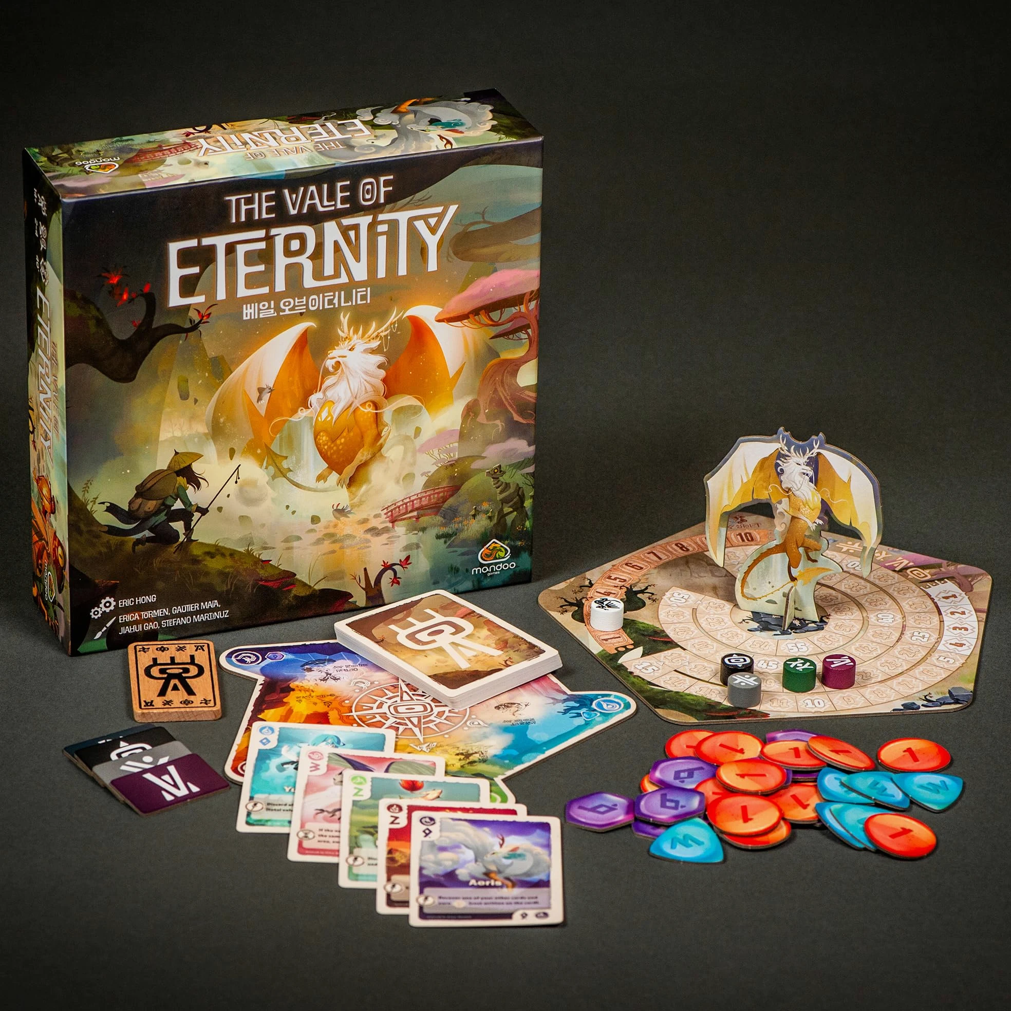 Renegade Game Studios: The Vale of Eternity – Jeu de Cartes de Collection Drafting & Set, domptez et chassez des Monstres et créatures fantastiques, à partir de 14 Ans, 2 à 4 Joueurs