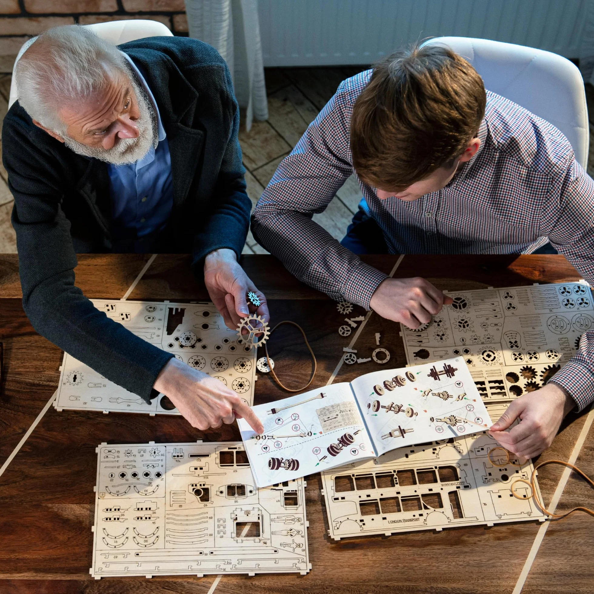 WOODEN.CITY Puzzle 3D Adulte, Maquette en Bois à Construire, Globe Terrestre, Casse tête, Puzzles en Bois, Construction Adulte, Cadeau pour Homme, Mari, Partenaire, Collègue