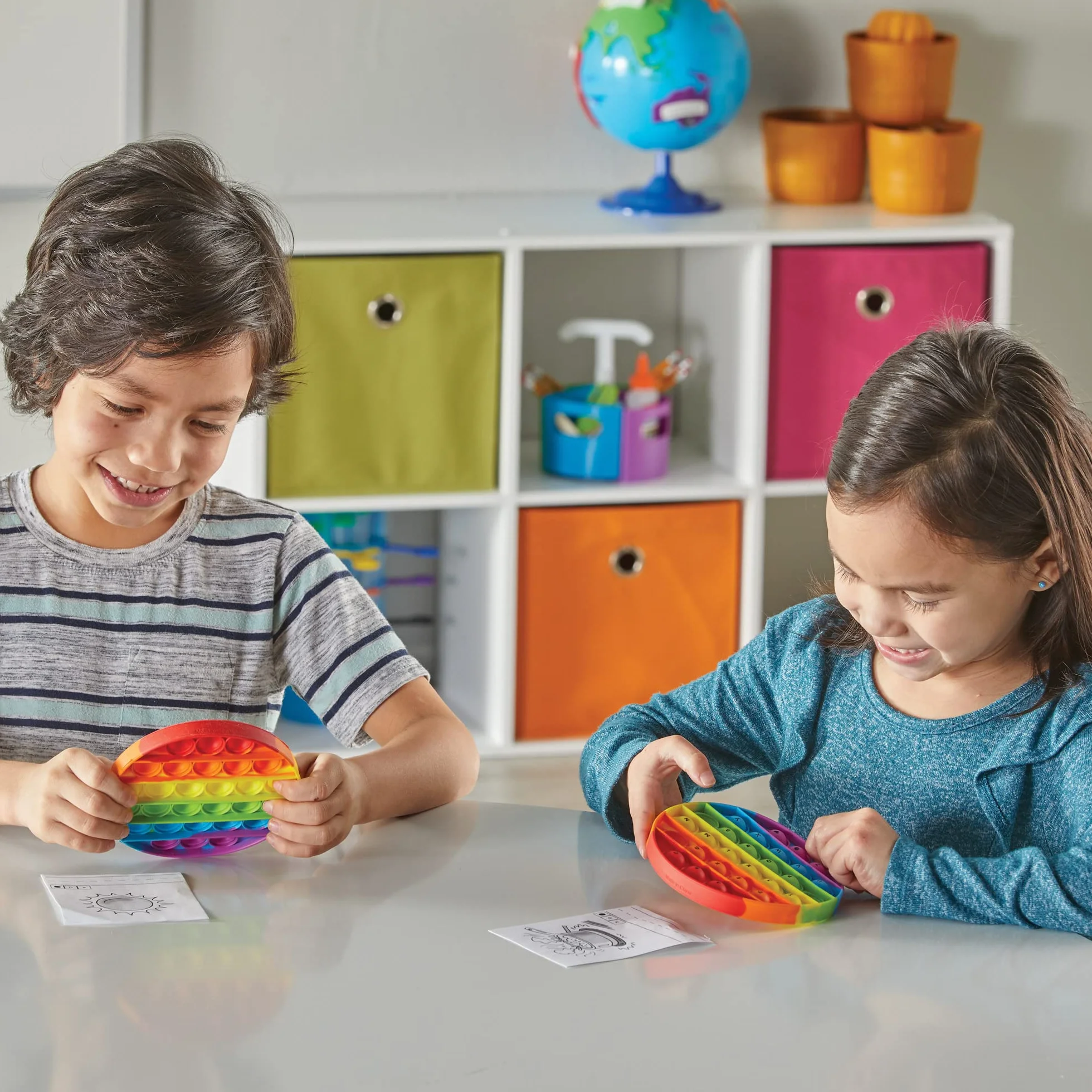 Learning Resources sensoriels à Bulles, Manipuler à enfoncer, Lettres préscolaire, Alphabet, Jouets motricité Fine (Jeu de 6)