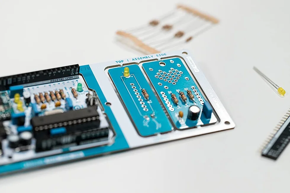 Arduino Make Your UNO Kit AKX00037 - Kit DIY pour Carte Arduino UNO, Apprentissage Électronique Programmation