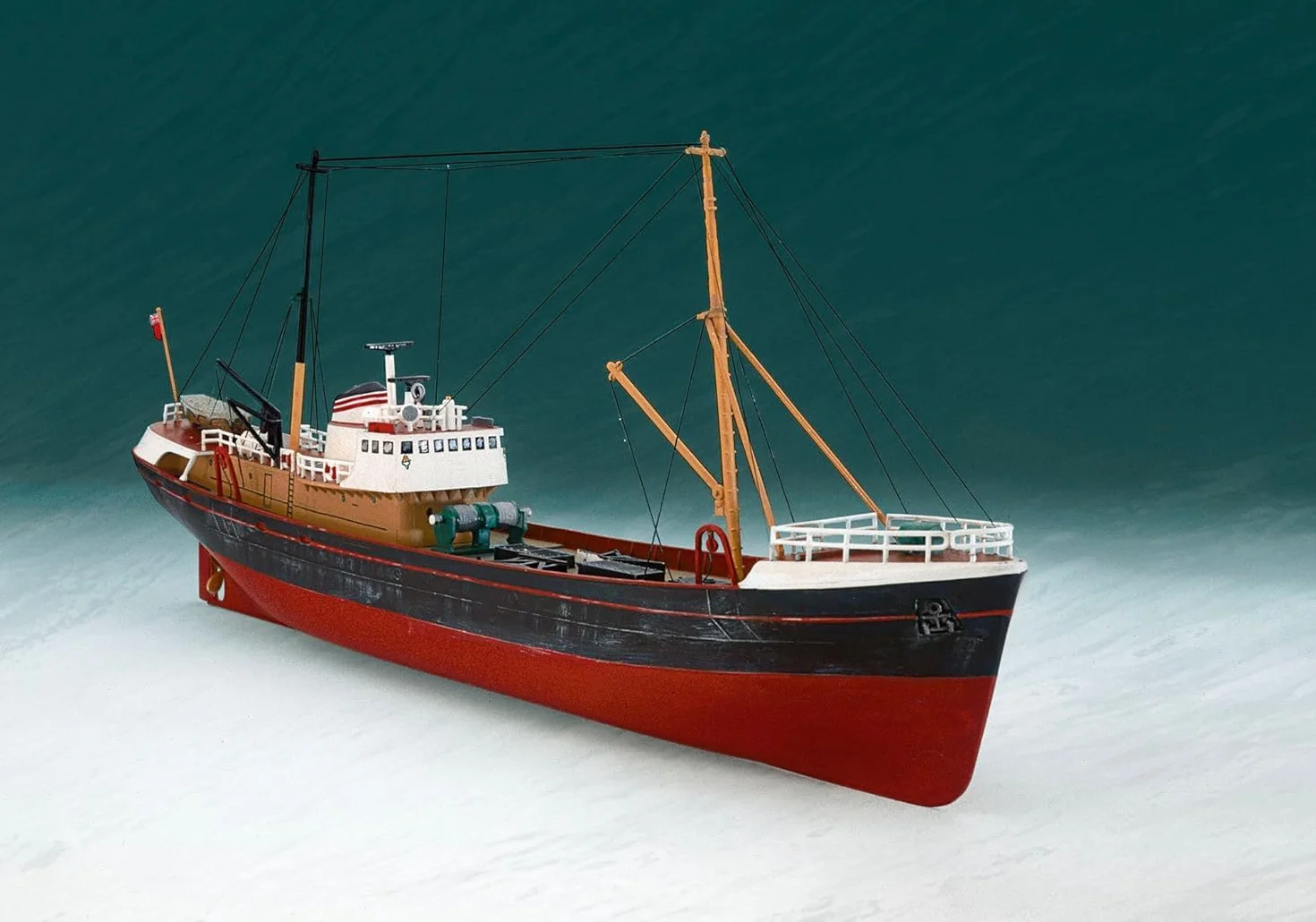 Revell Chalutier Mer du Nord 1:142