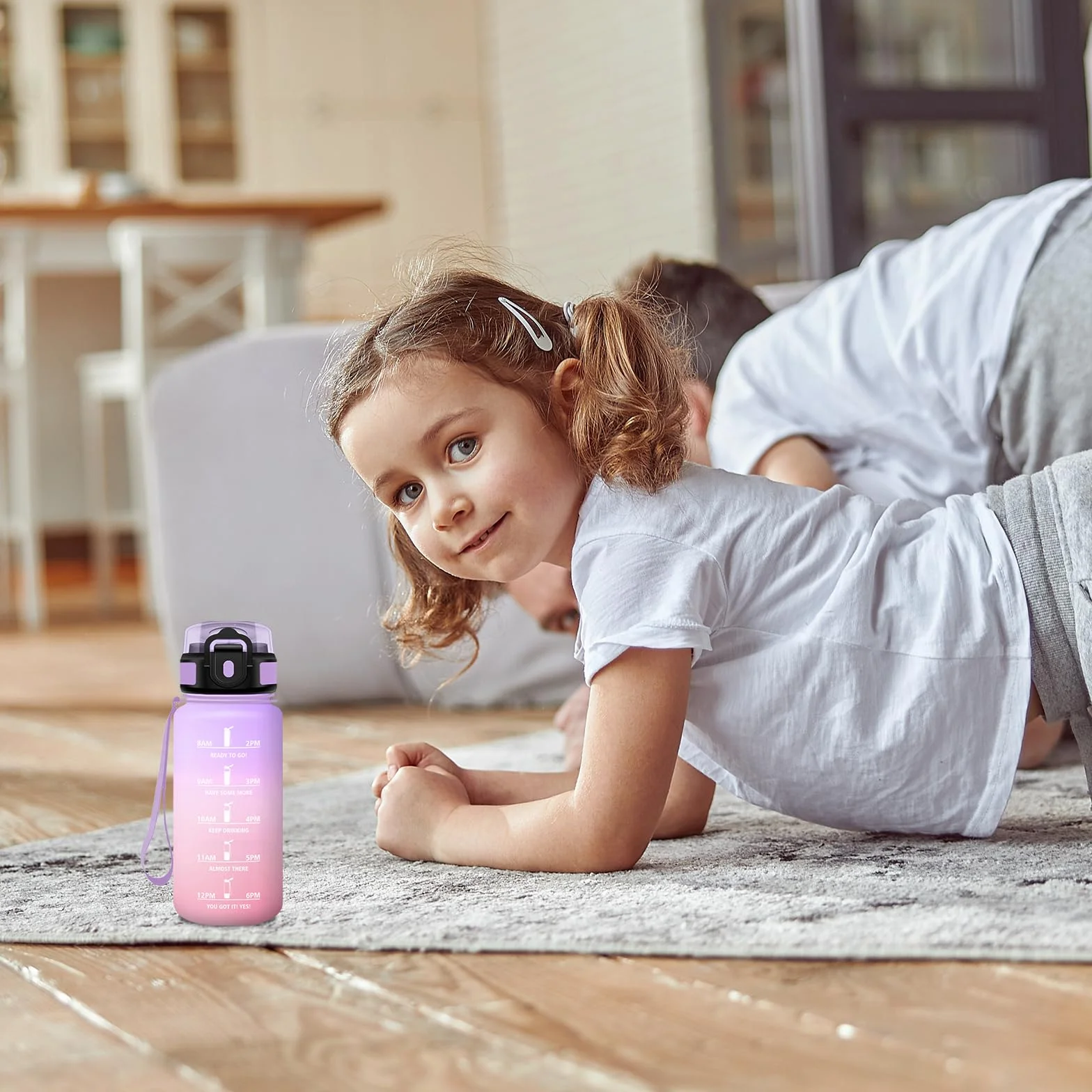 KollyKolla Gourde Enfant 500ml avec Paille sans BPA, Gourde Sport avec Marqueur de Temps, Bouteille d'eau Étanche Réutilisable