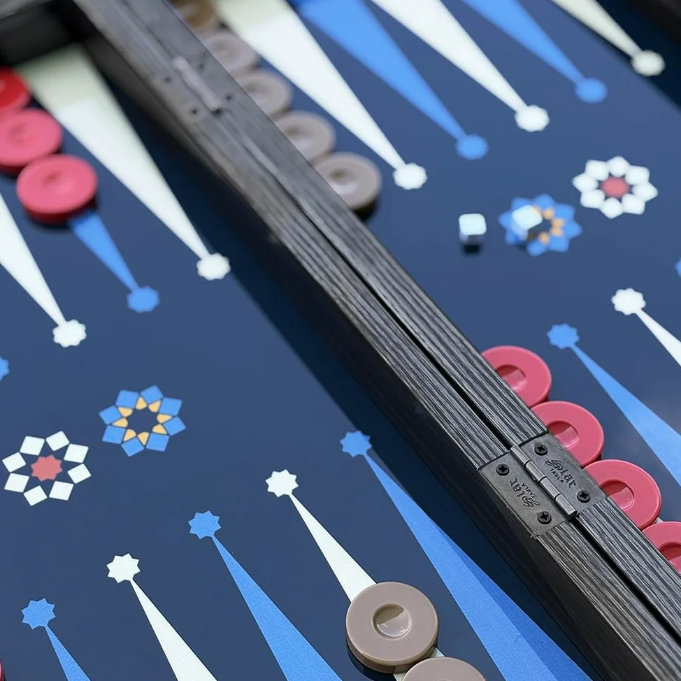Biggdesign Star Backgammon | Boîtier magnétique en MDF avec revêtement anti-rayures, finition vernis 2 couches