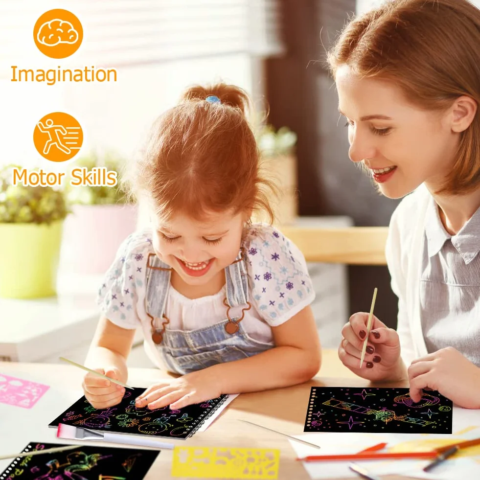 OFFCUP Carte à Gratter 2 Pack Scratch Art Notes Dessin pour Enfant avec 4 Règles de Gabarit et 4 Stylets en Bois 14x20cm