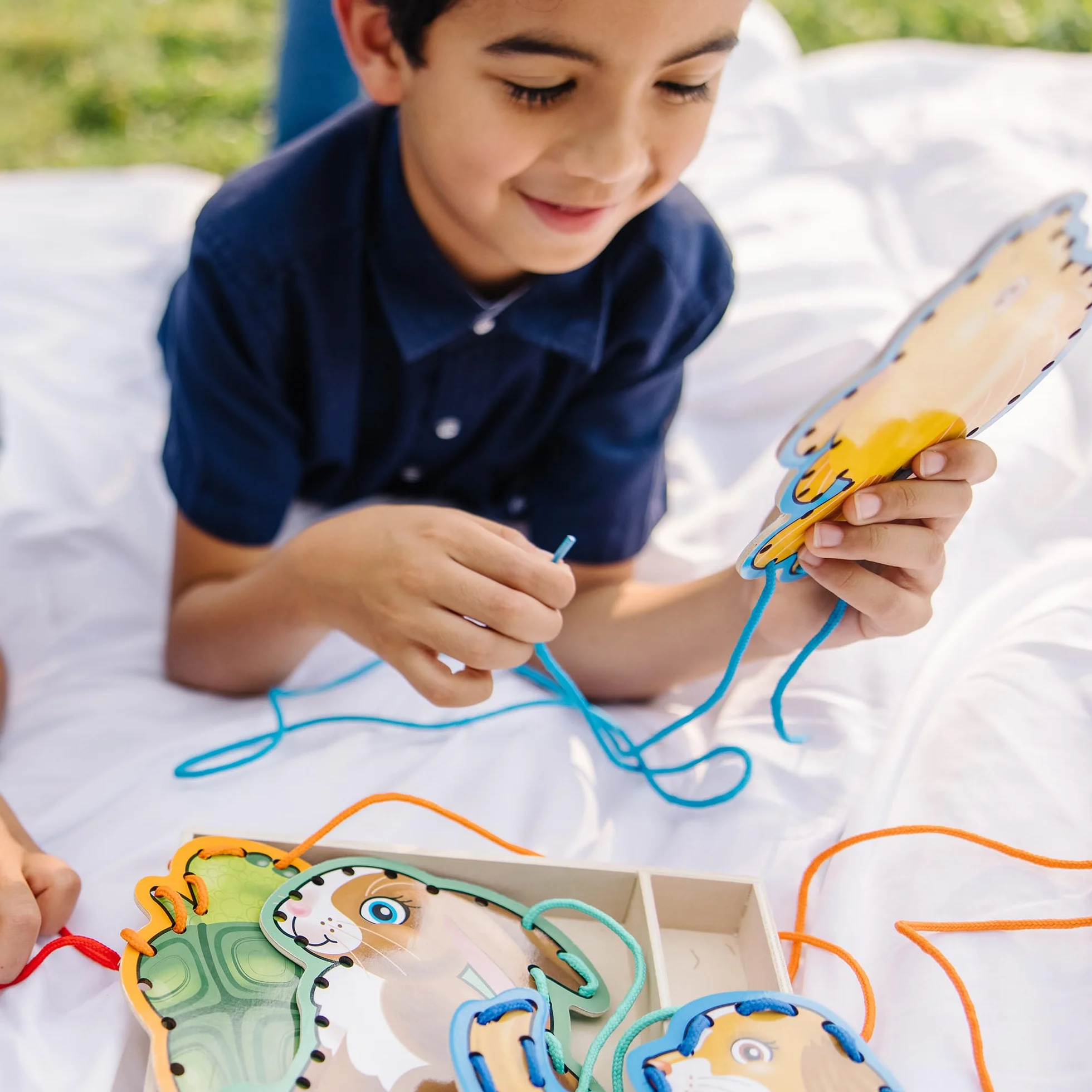 Melissa & Doug Kit Activités Animaux en Bois avec Lacets Jouet Enfant 3 Ans+