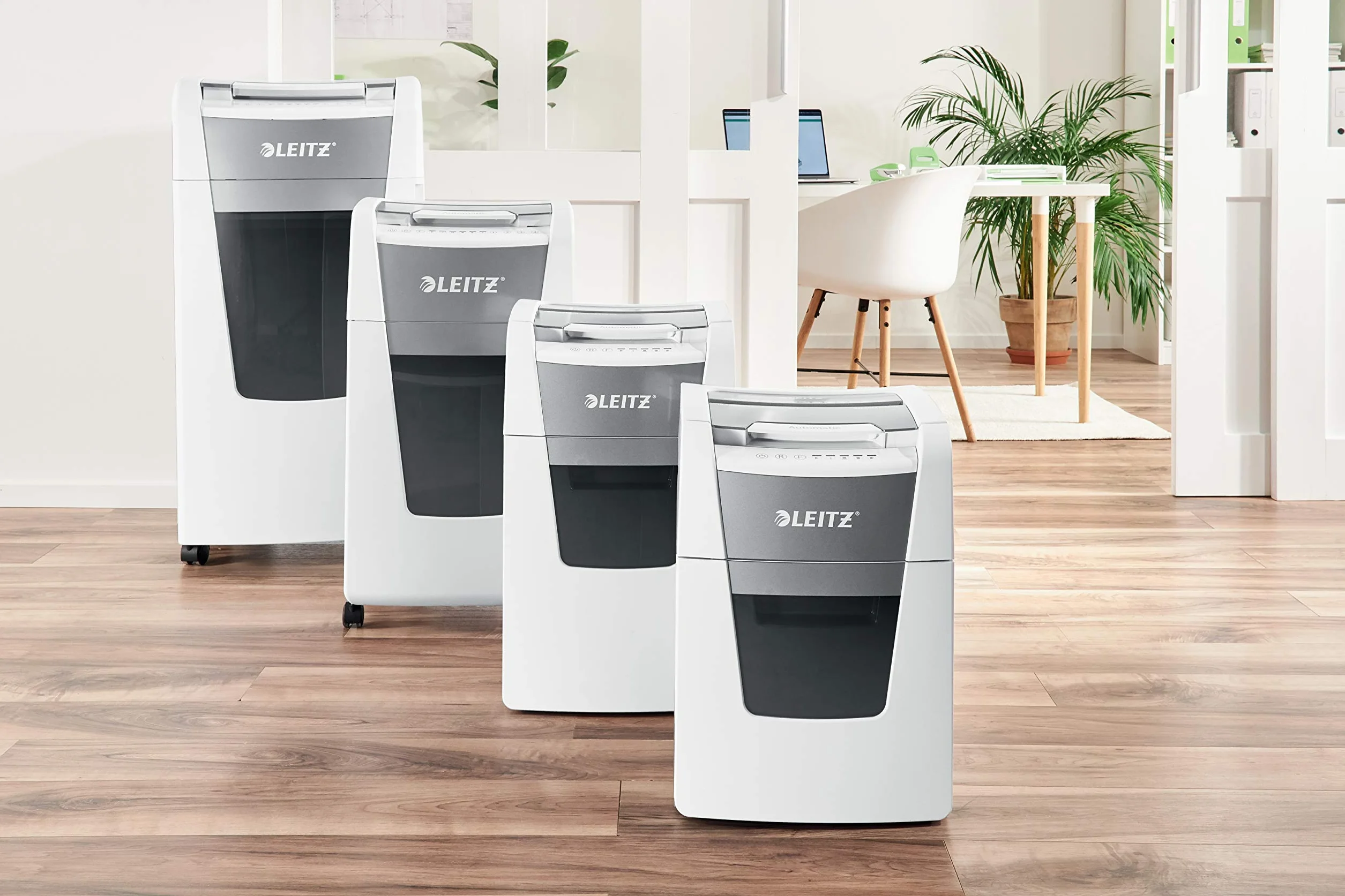 Leitz IQ 80150000 Destructeur de Documents Coupe Croisée Sécurité P4 Automatique 300 Feuilles 60 Litres Blanc