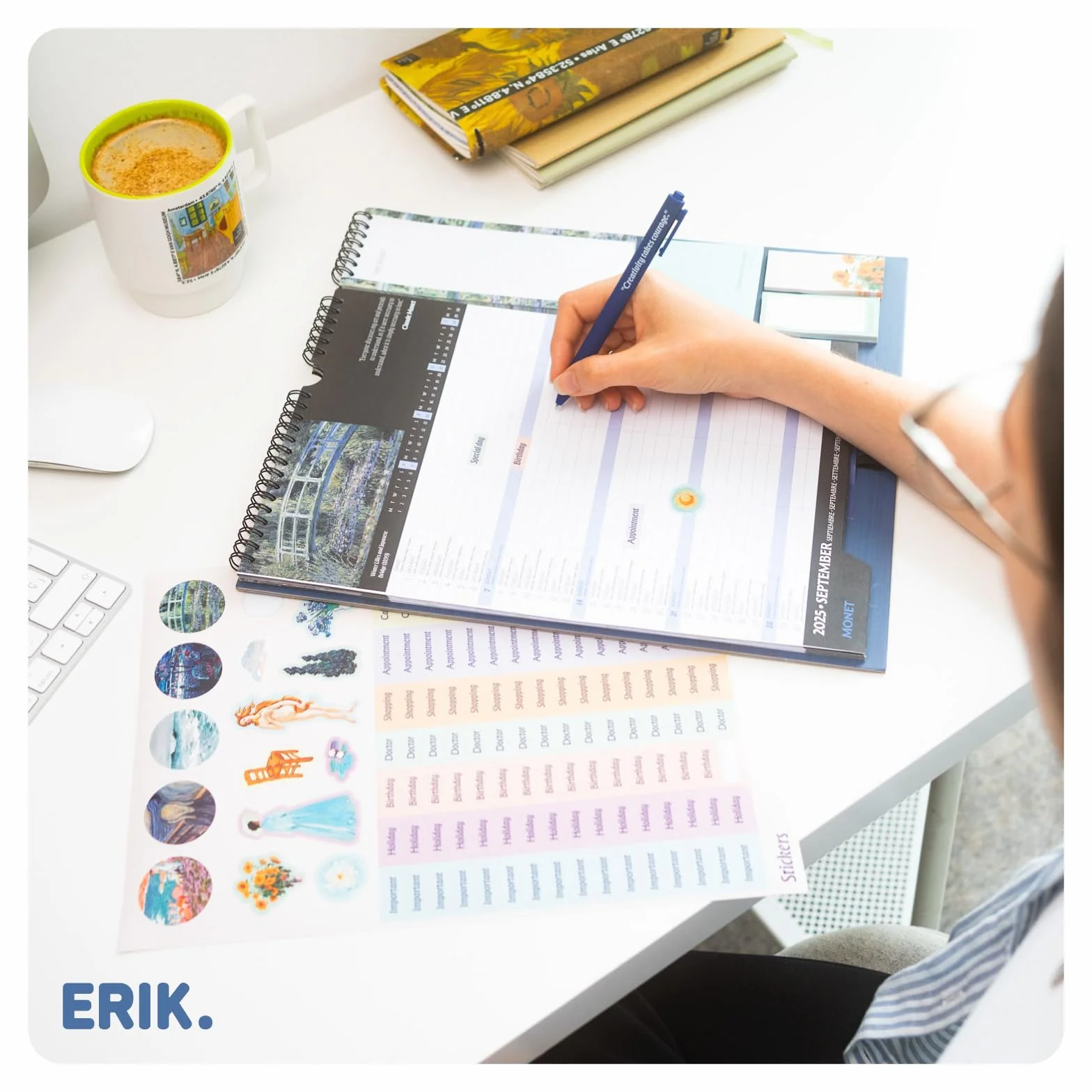 Grupo Erik Calendrier Art Planificateur Mensuel 16 mois Septembre 2025 à Décembre 2026 Familial avec Crochet