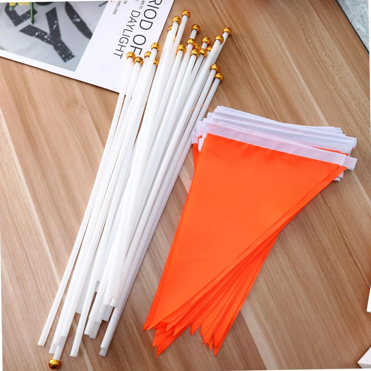 BESPORTBLE 50 Pièces Bannière Triangulaire Orange en Polyester et Plastique Portable