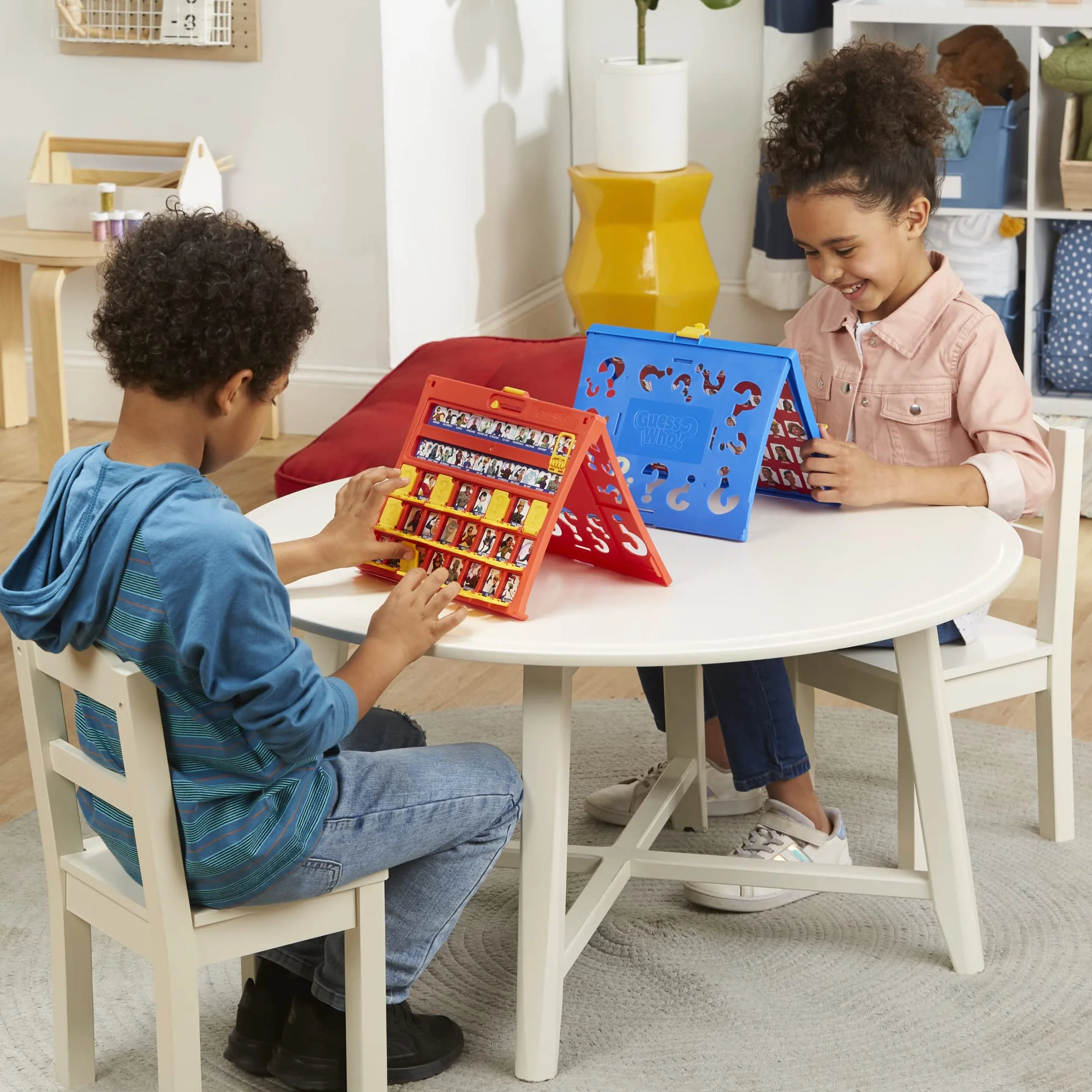 Hasbro Gaming Qui est-ce ? Gra Towarzyska, Gra Dedukcyjna dla Dzieci od 6 Lat, 2 Graczy