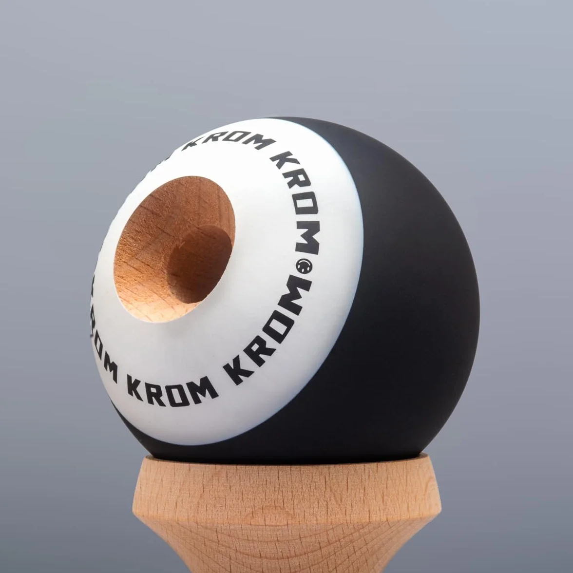 Kendama Pro Pop Noir - Bilboquet Japonais en Bois pour Adulte et Enfant avec Ficelle de Rechange et Stickers