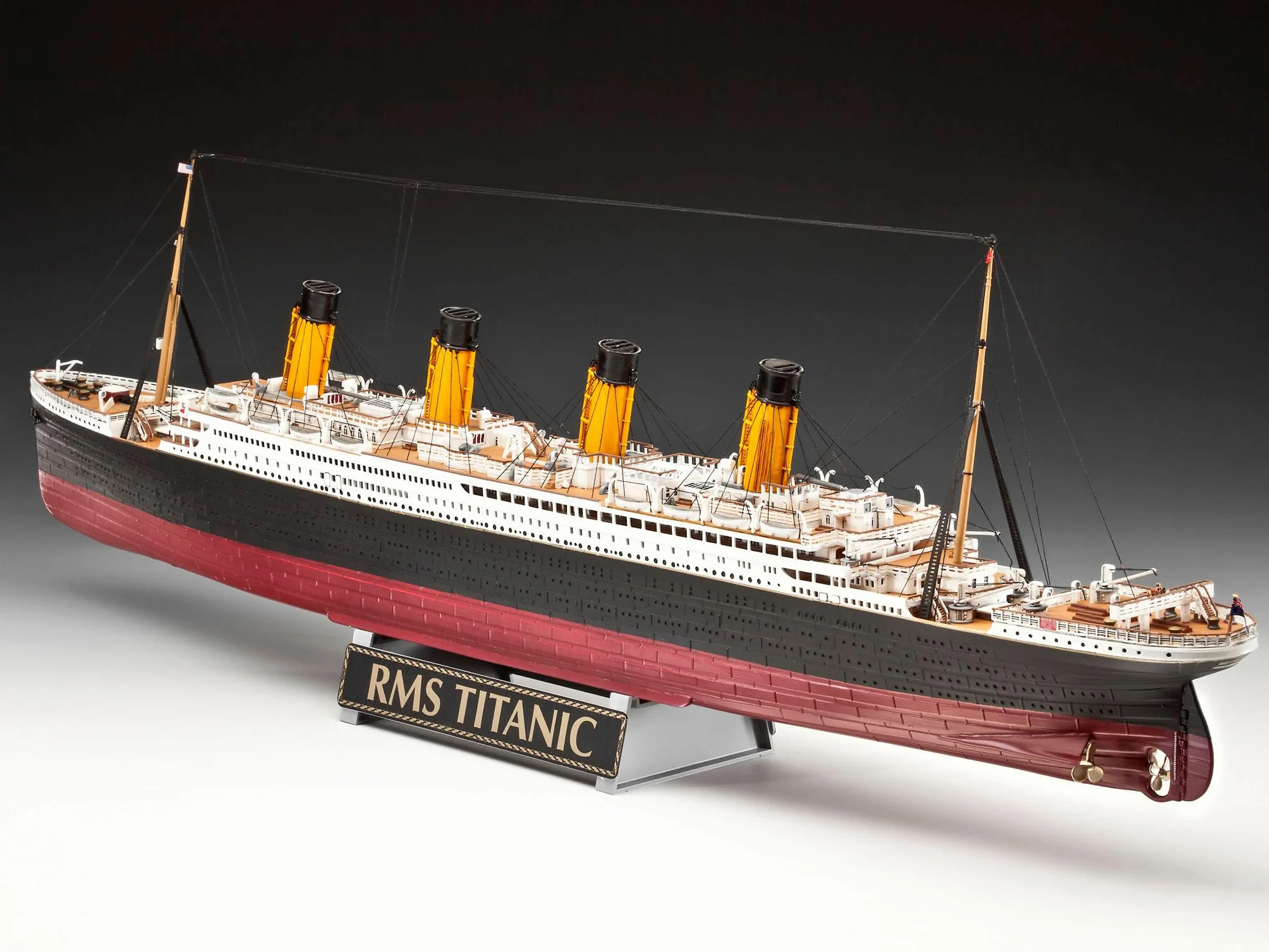 Revell Coffret Cadeau 100 Ans De Titanic Special Edition 67