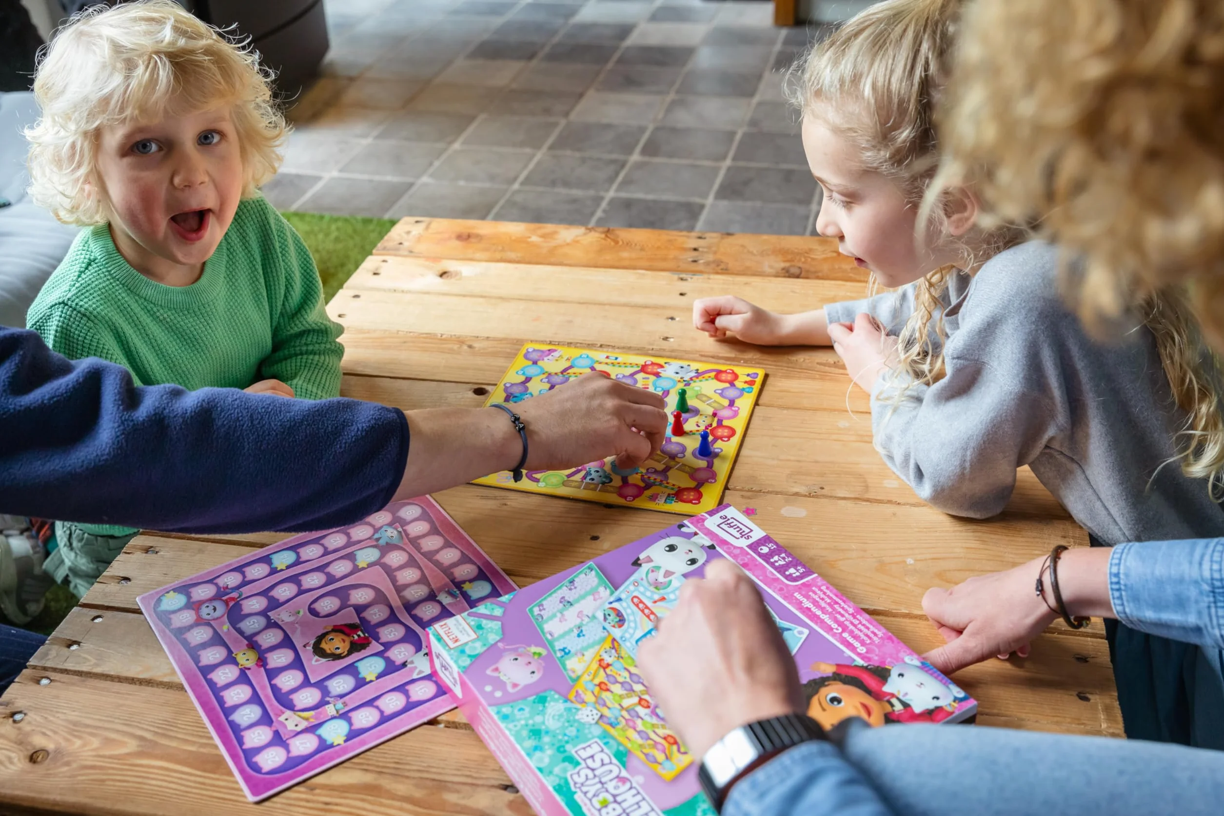 Gabby et la Maison Magique Jeu de société Enfant Famille Multijeux 5 Ans 2-4 Joueurs Gris