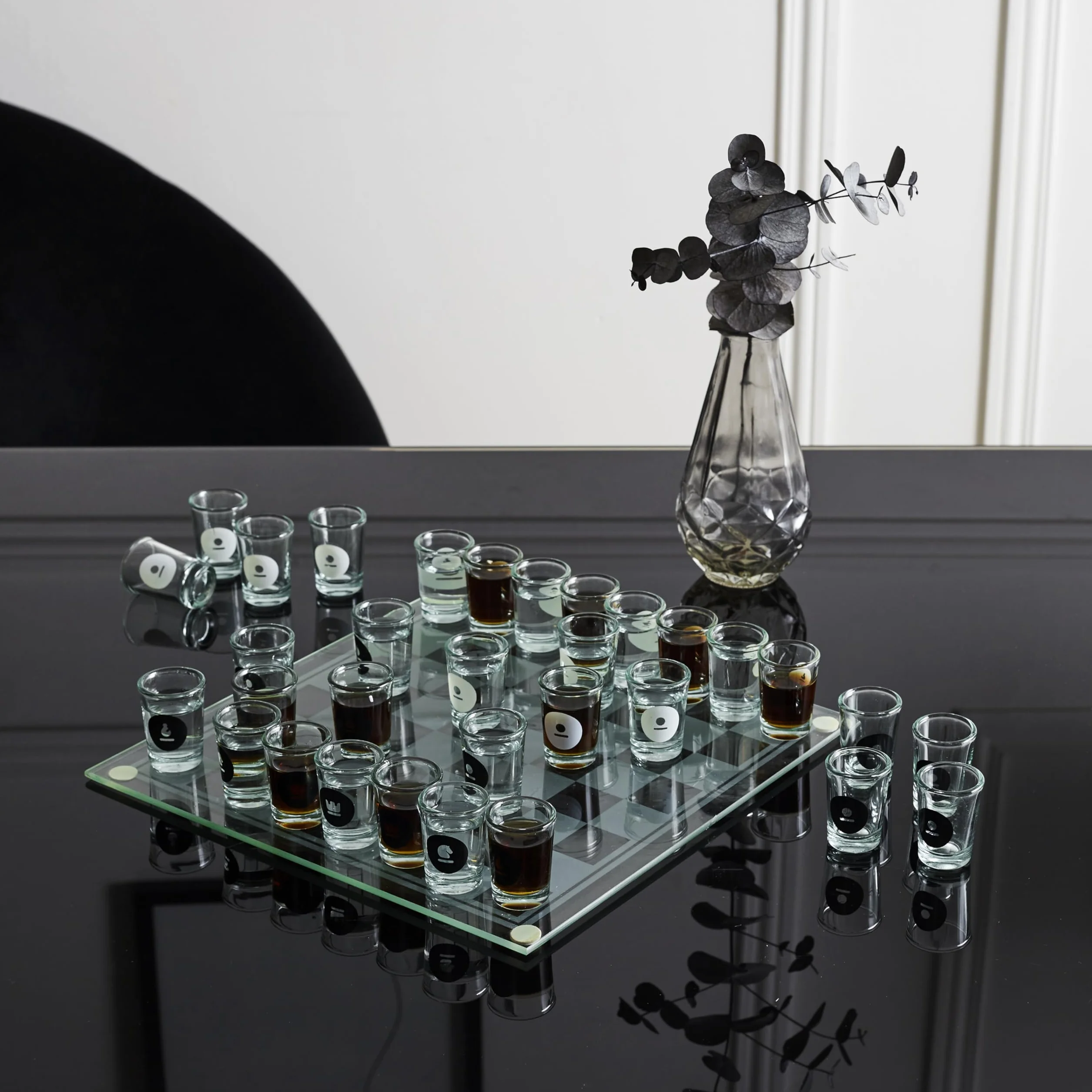 MISTER GADGET MG3519 Jeu d'Échecs à Boire en Verre Blanc et Noir