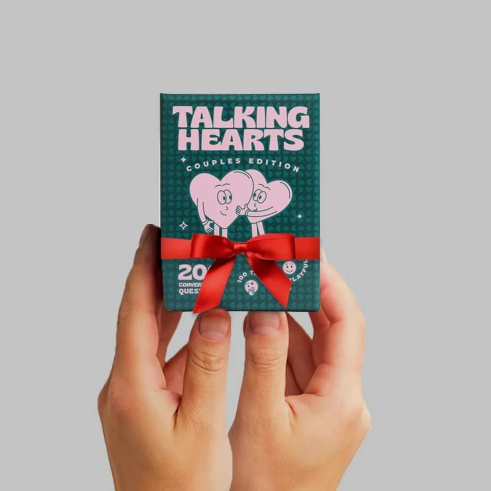 Talking Hearts Carte de conversation – Jeu de cartes pour couple pour rendez-vous amoureux et aventures de voyage | Excellent cadeau pour les couples – 200 questions