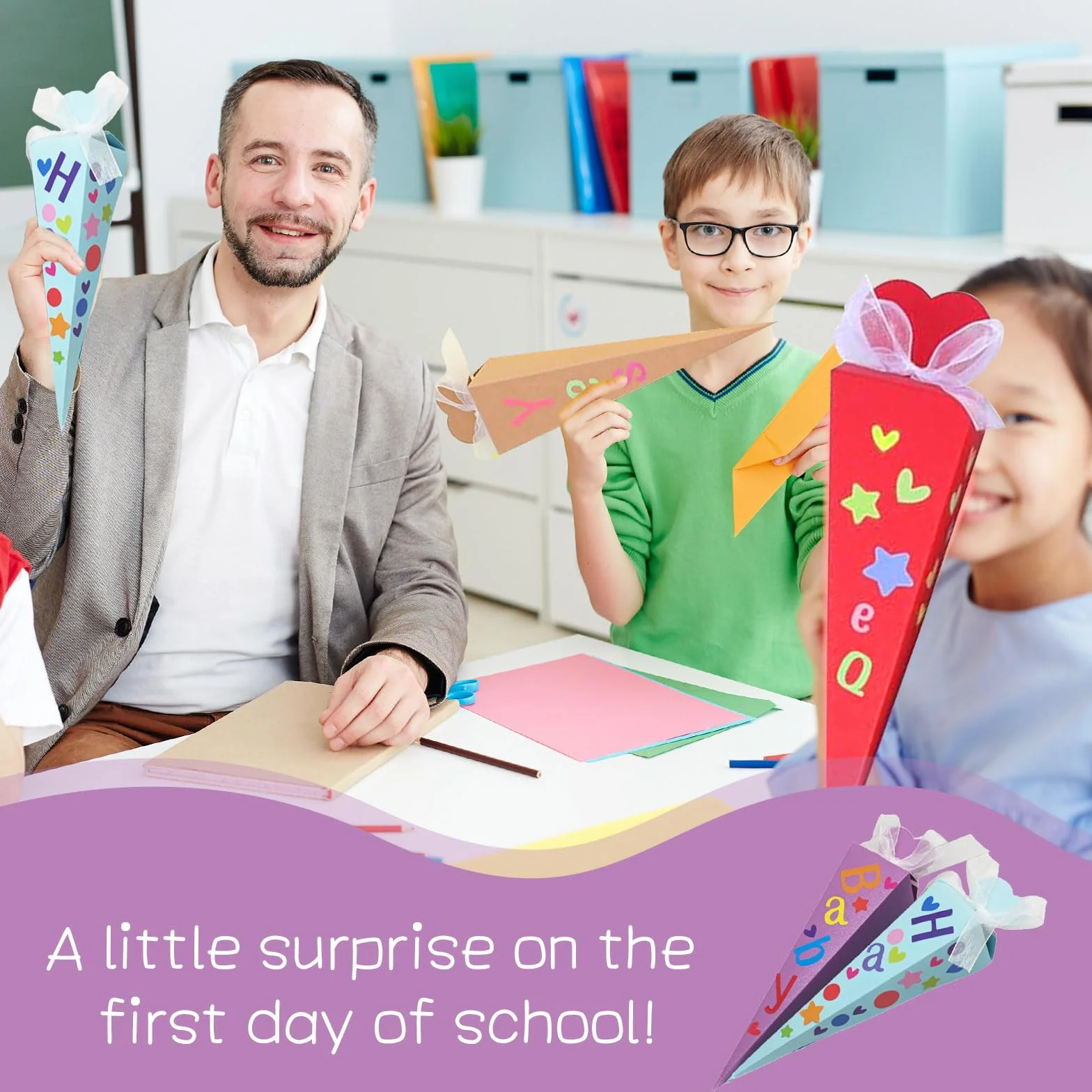 Pack de 32 Petits cônes d'école, Sacs Cadeaux décoratifs, Cornets de Sucre pour travaux manuels
