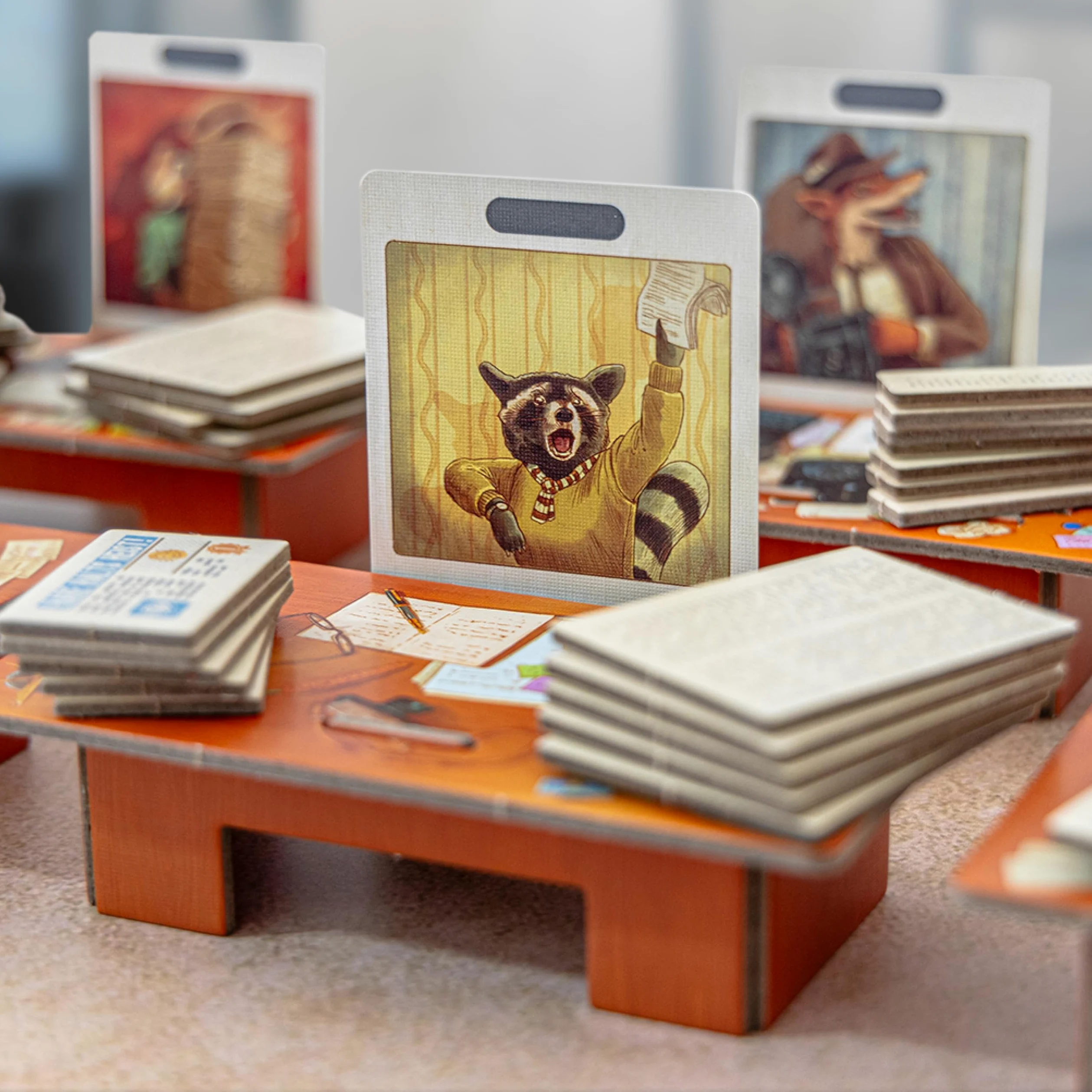 Alderac Entertainment | Fit to Print | Jeu De Societe, Tile Laying De Une, Mode Solo, Action en Temps Reel, Art Woodland | 1 to 6 Joueurs | 15 to 30 Min