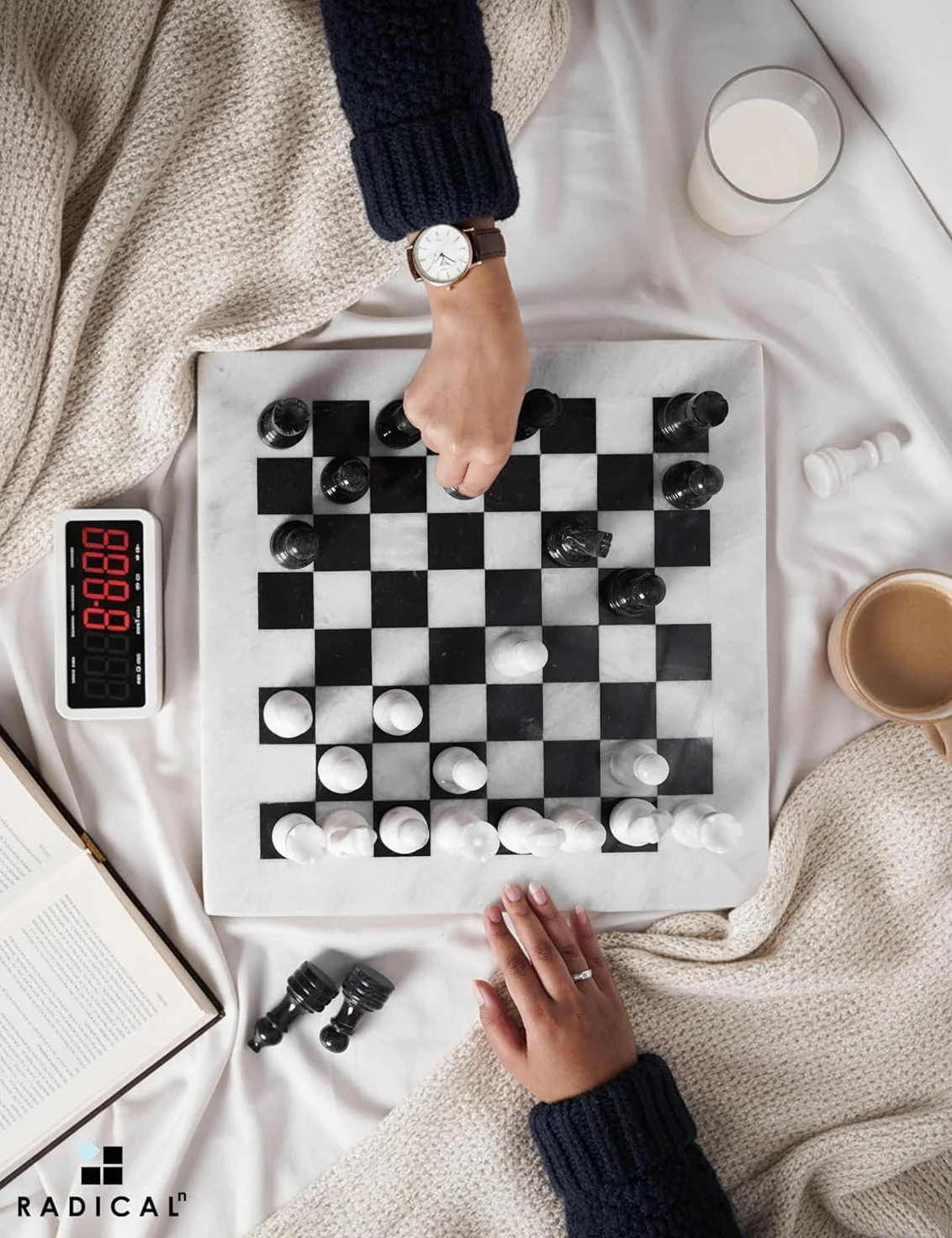 RADICALn Jeu d'échecs Complet lesté Blanc et Noir de 38,1 cm avec boîte de Rangement – ​​Jeux d'échecs de Tournoi en marbre de Style Staunton et Ambassador pour Adultes