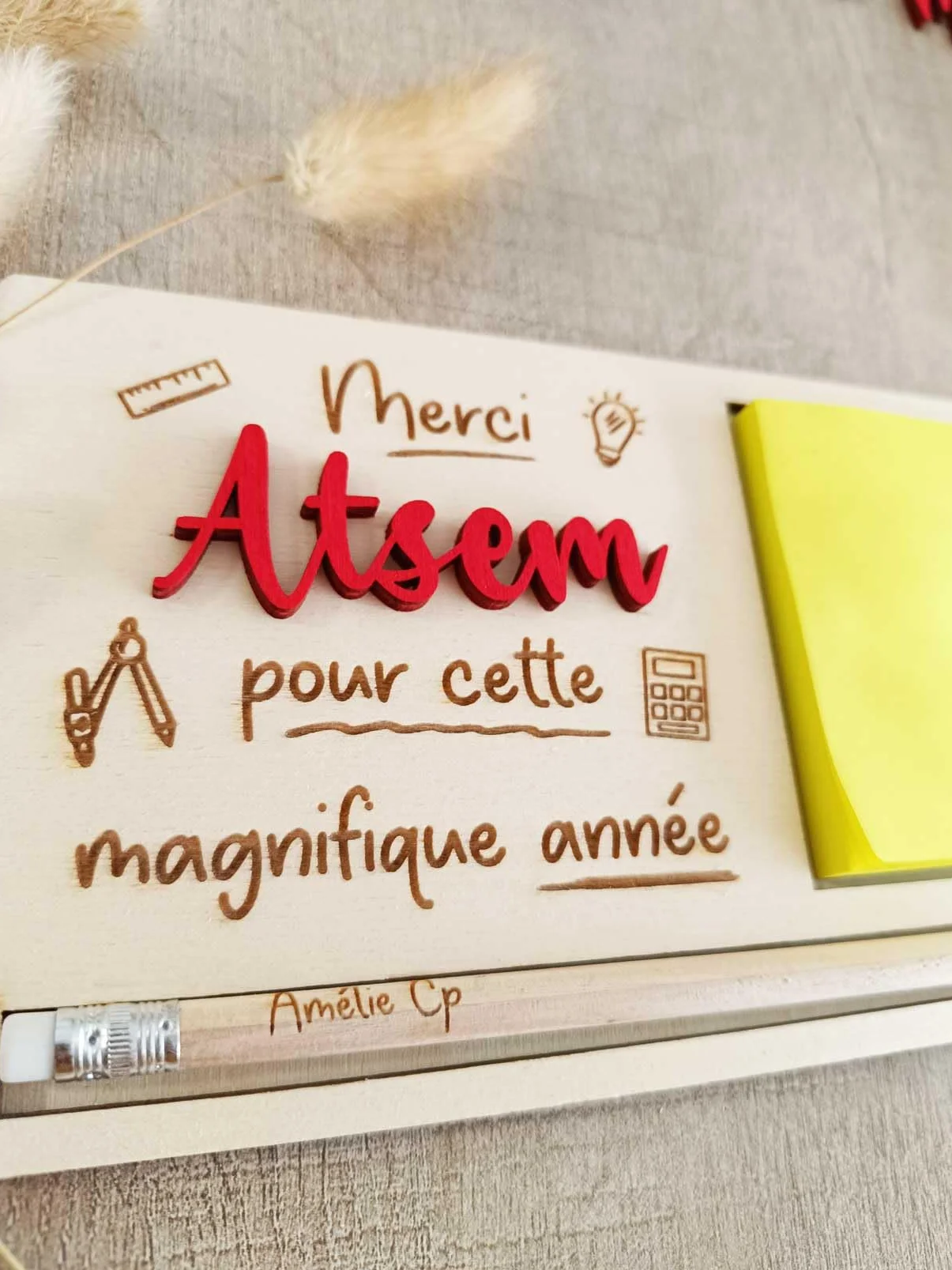 Support à bloc repositionnables en bois gravé Maîtresse ATSEM Maître Nounou cadeau personnalisé