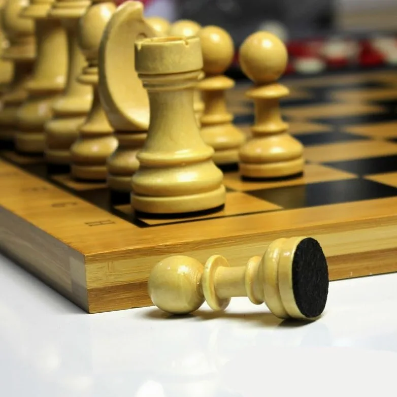 echiquier Jeu d'échecs Pliant en Bois, Plateau de Jeu Fait Main for Adultes, Enfants et débutants, Grand échiquier, pièces lestées echecs Jeu