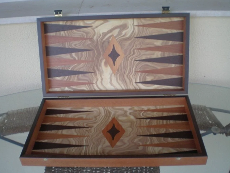 Ensemble de Backgammon traditionnel Manopoulos en bois d'olivier, 2 joueurs, à partir de 12 ans