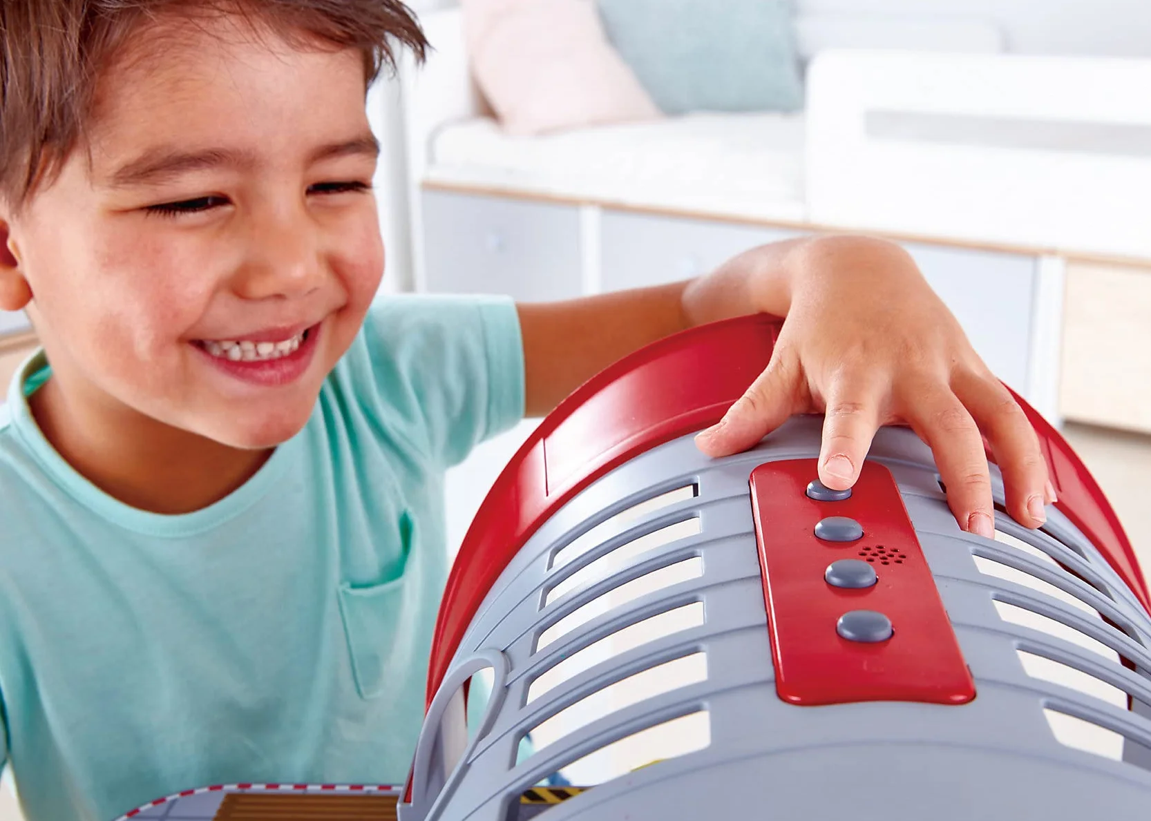 Jouet Hape Grande Gare Urbaine pour Circuit Train Bois - 45 Pièces - Compatible Circuits Traditionnels