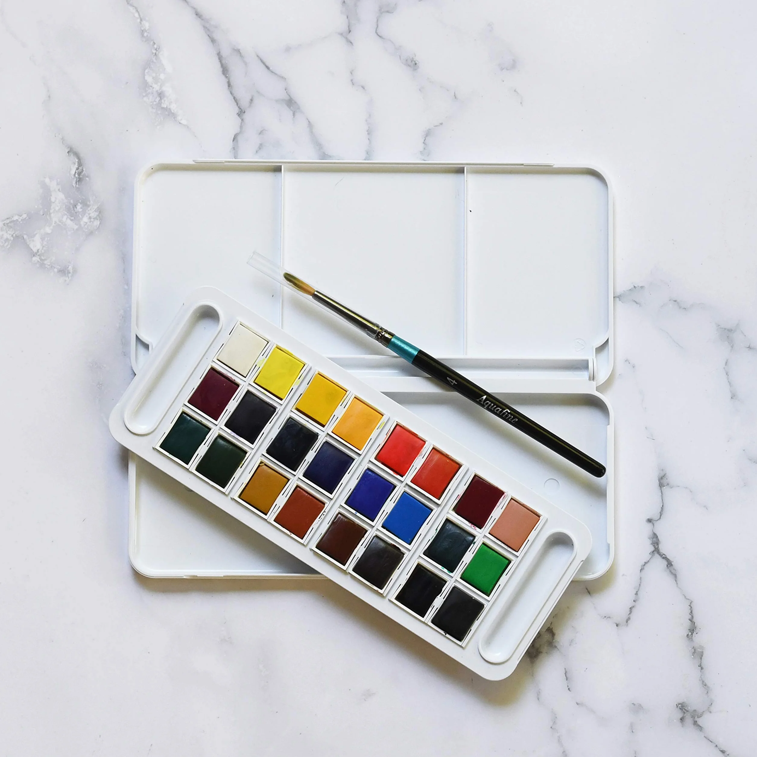 Daler Rowney Aquafine Set de Voyage Peinture Aquarelle 24 Demi-Godets 1 Pinceau